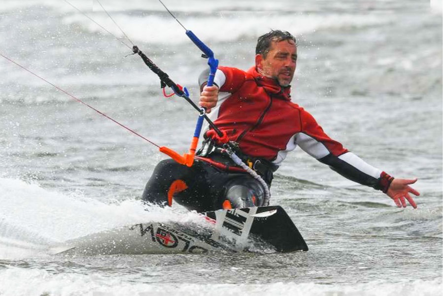 windbreaker_wind-proof_layer_wind-protective_jacket_for_kitesurfing.jpg