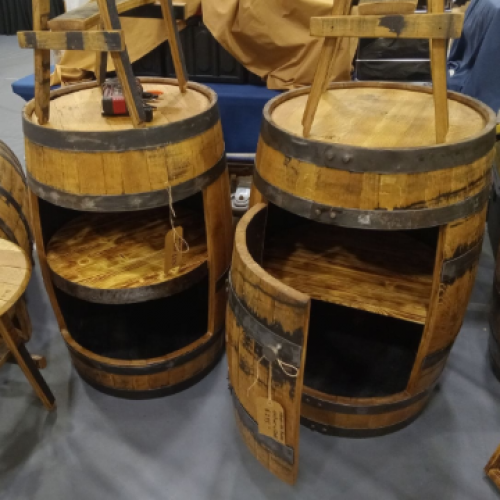 D & M Wooden Flowers & Vases 112