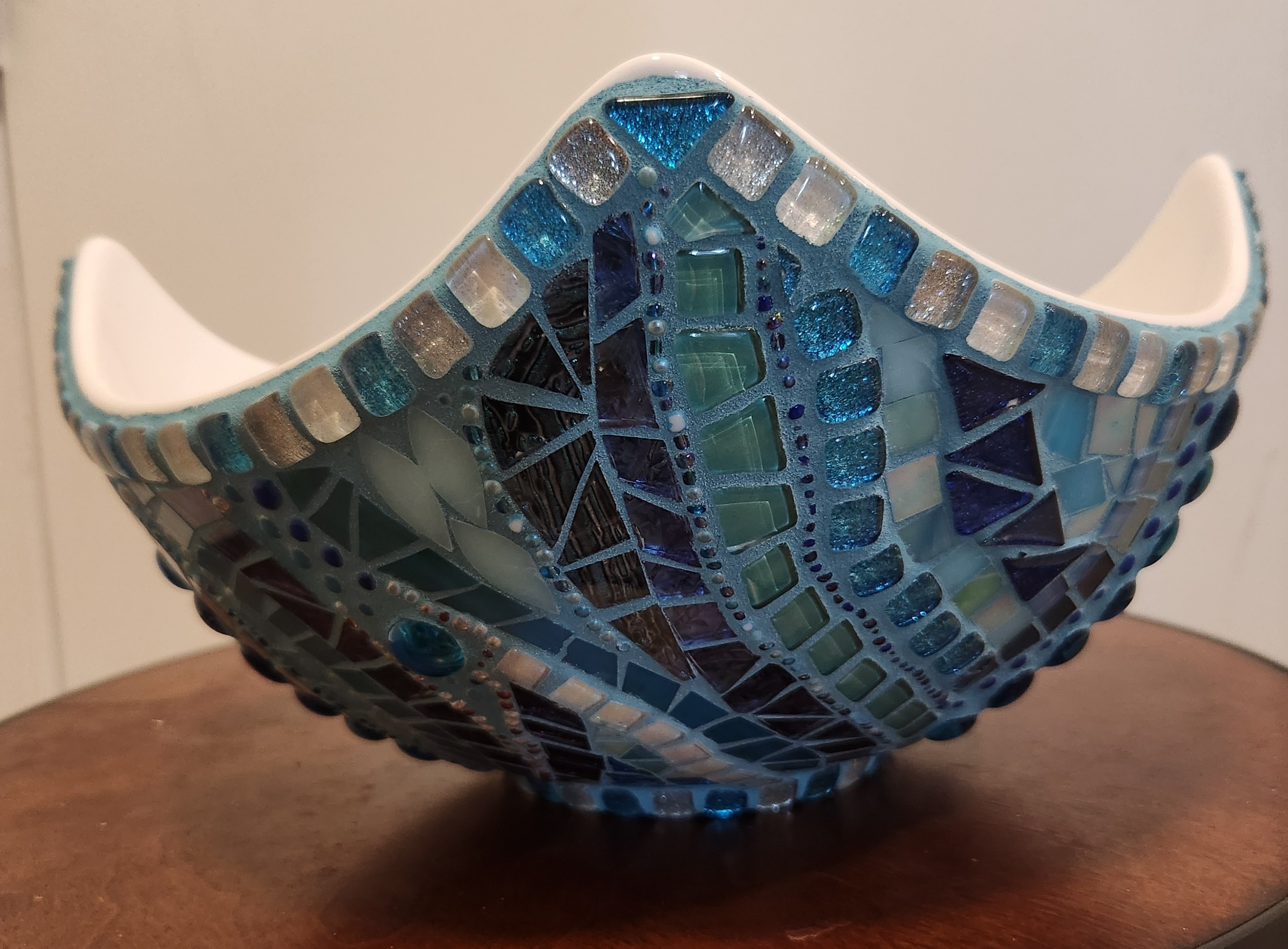 "Deep Sea" four-corner bowl 186