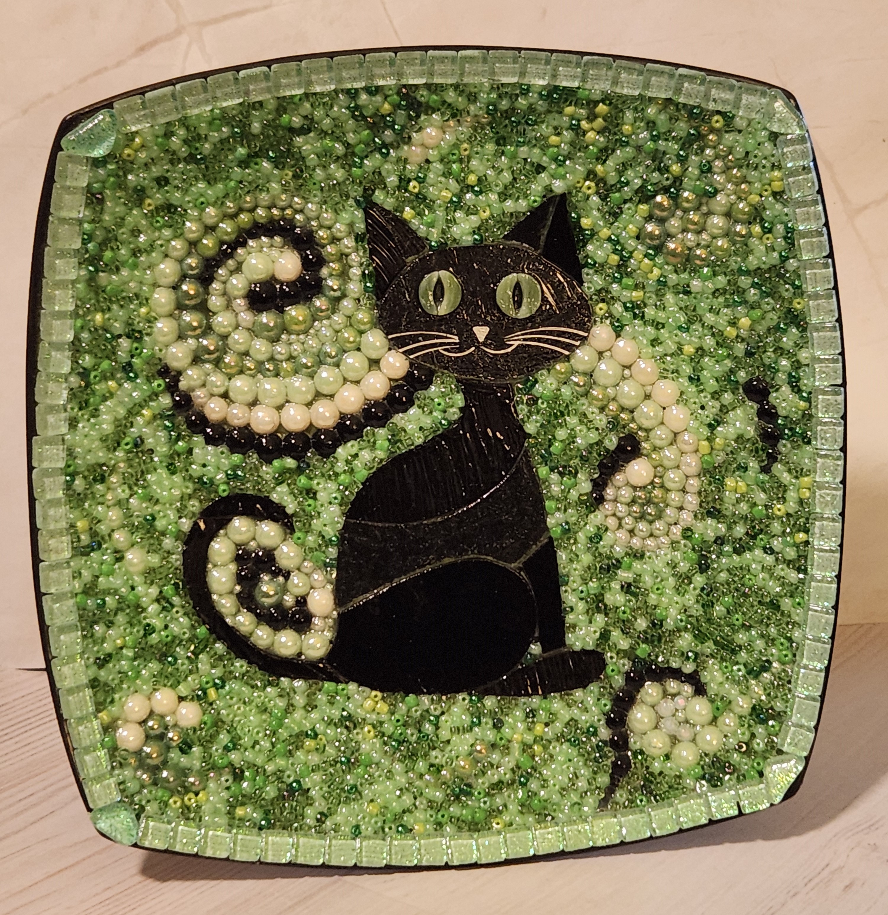 "Curious" cat plate 187