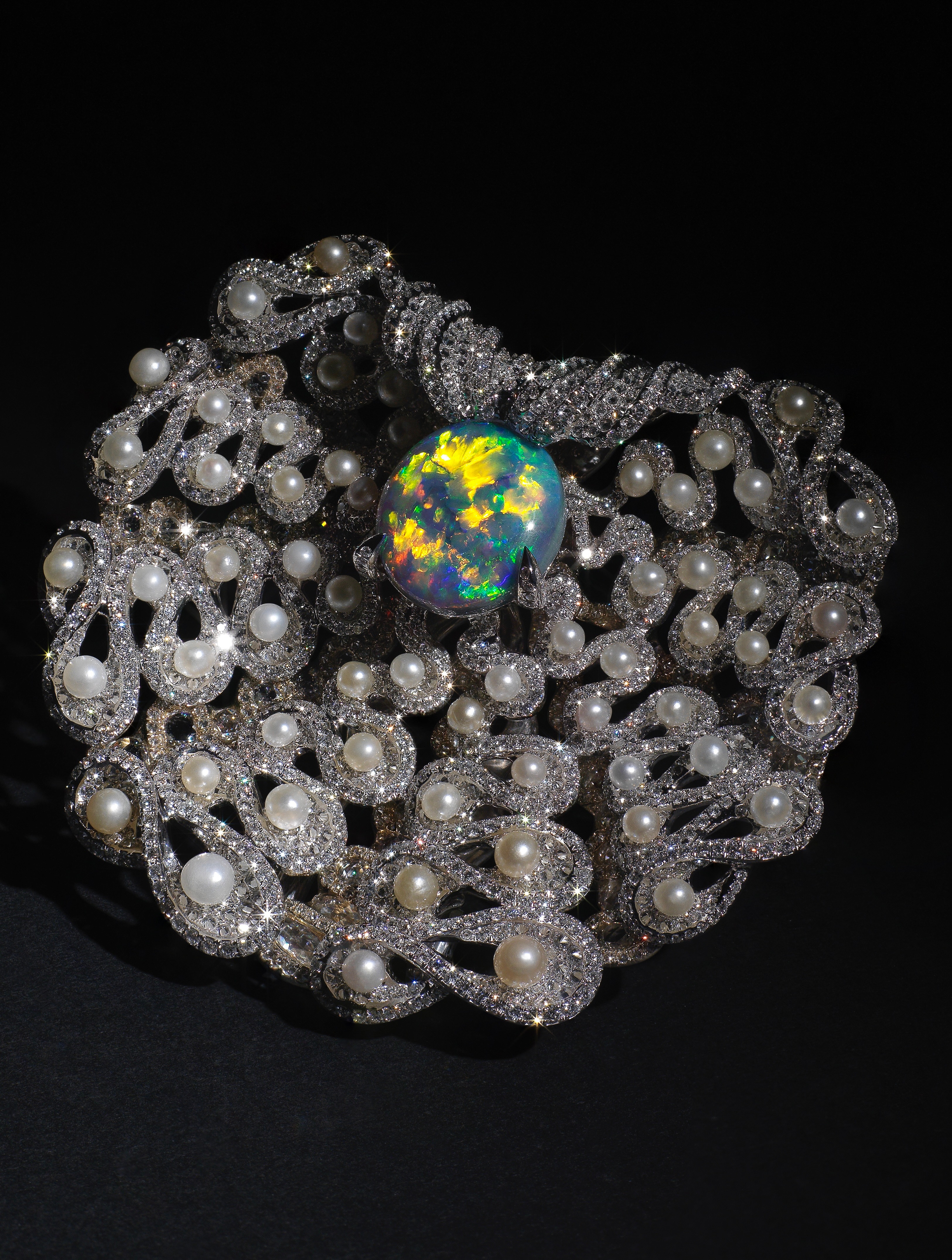 The Queen Brooch/Pendant 324