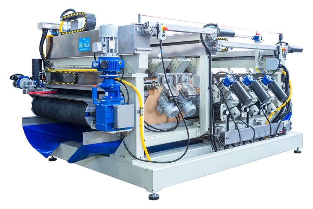 PREMIER DISTRIBUTOR OF  LEADING ITALIAN PRODUCTS &  TECHNOLOGICAL INNOVATIONS 996