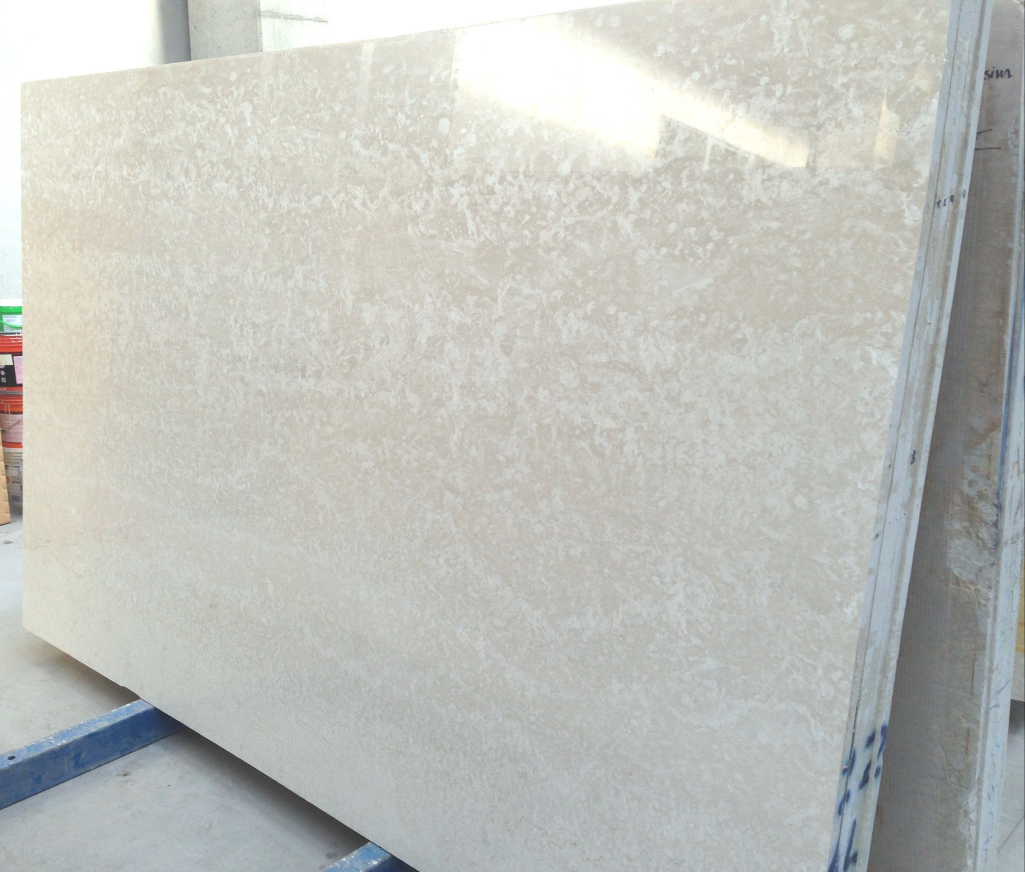 Botticino Superlight and New Finishes 671