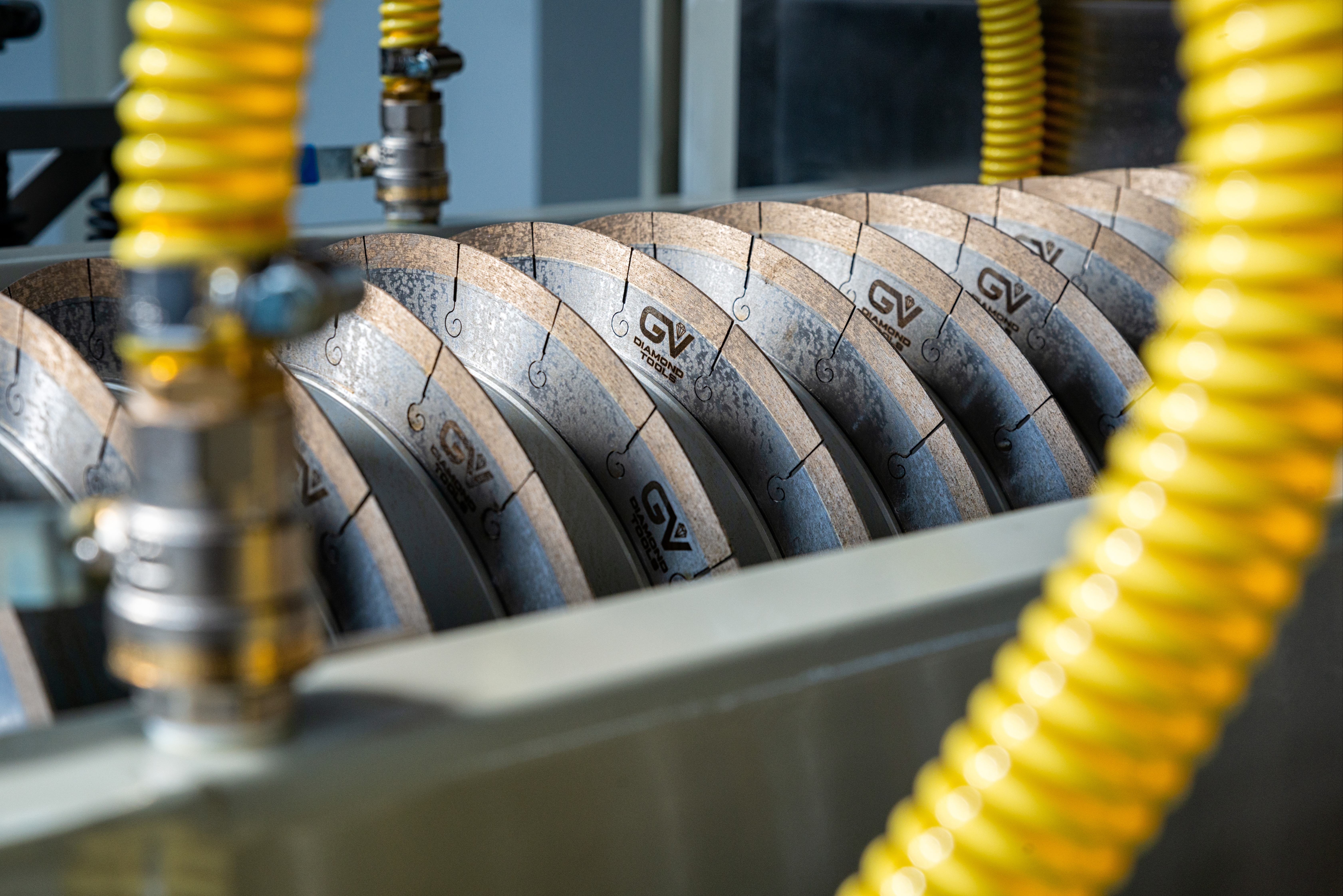 OMEGA CUTTING MACHINE TSR/TSRA 700 738