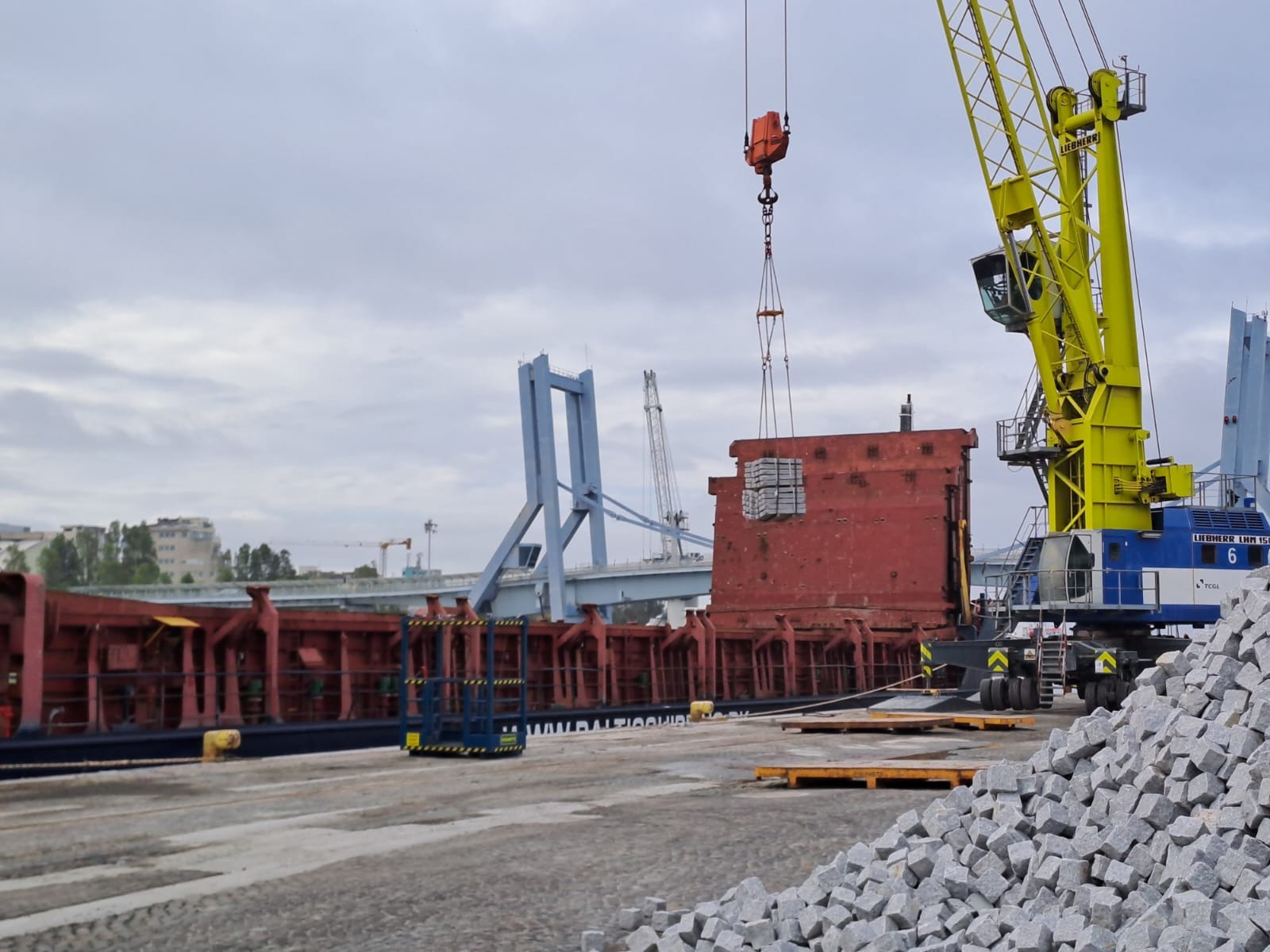 Handmade Granite Products 809