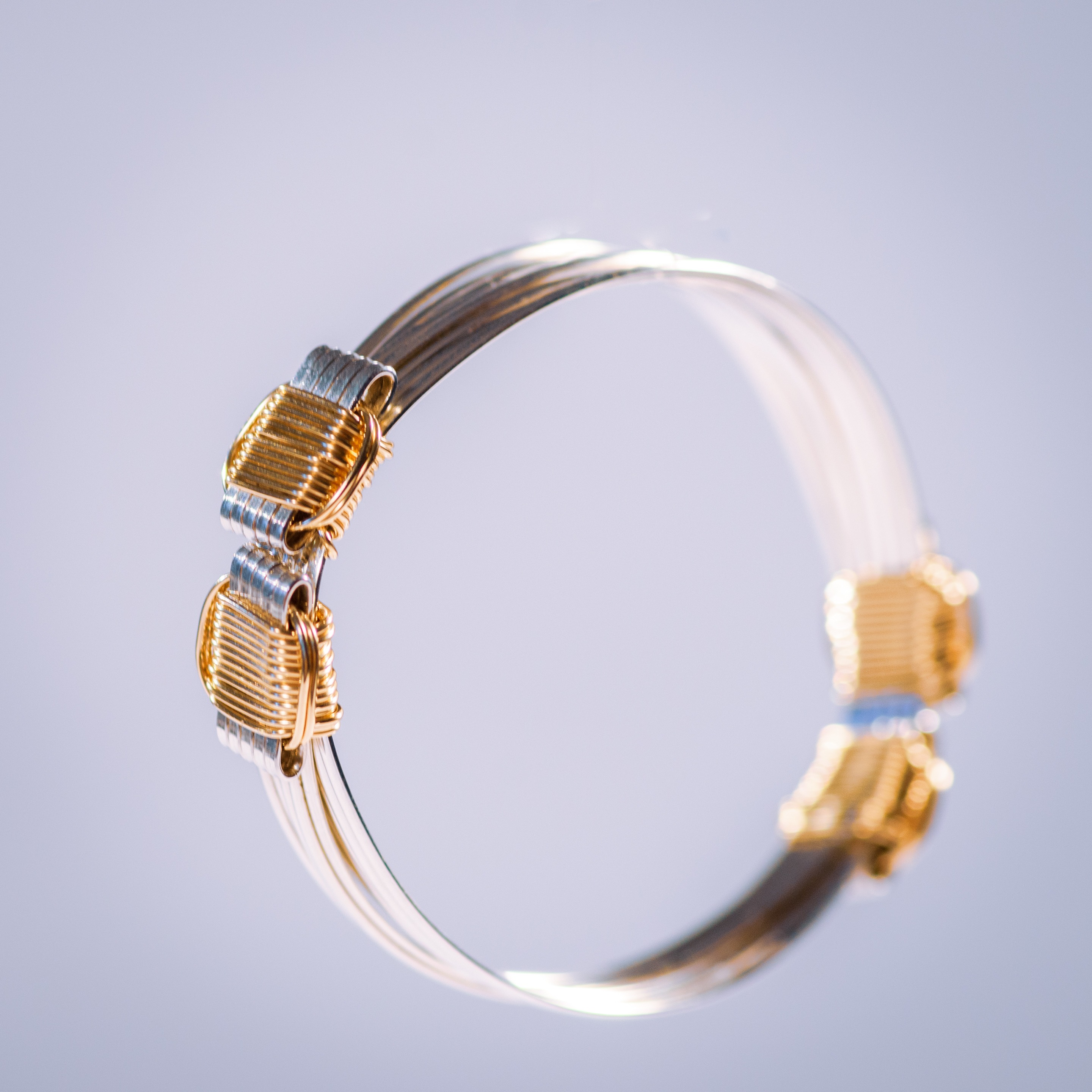 LIGHTWEIGHT BRACELET TWO-TONE 5-STRAND 146