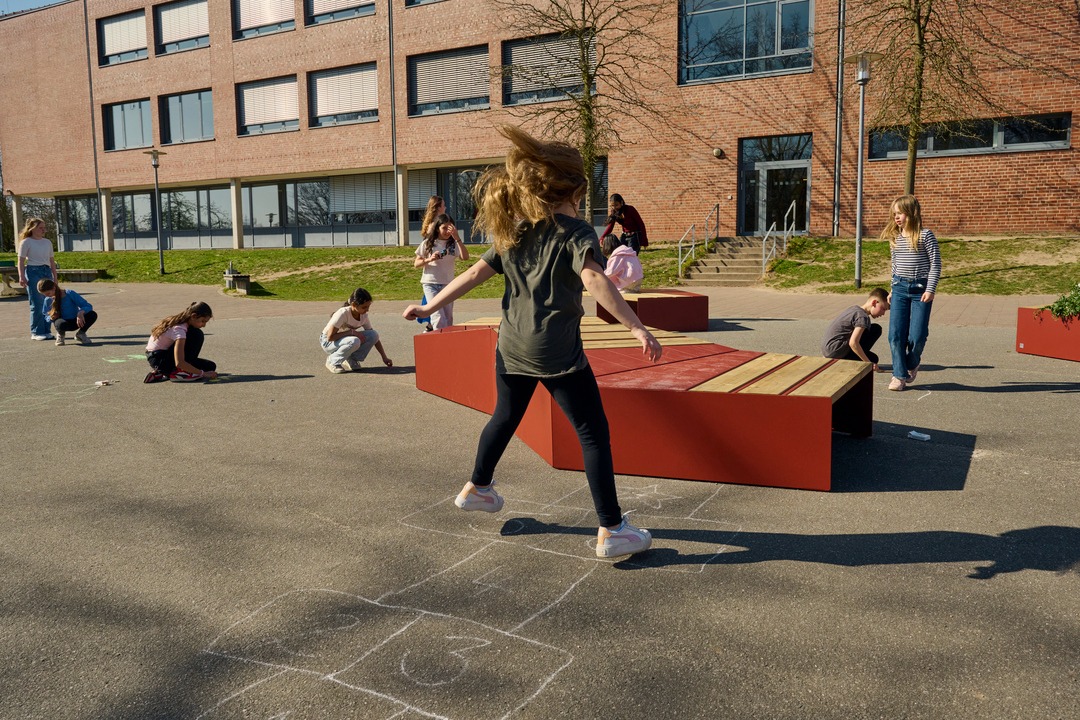 Shape Flexible Spaces with the UNITY Furniture System 210