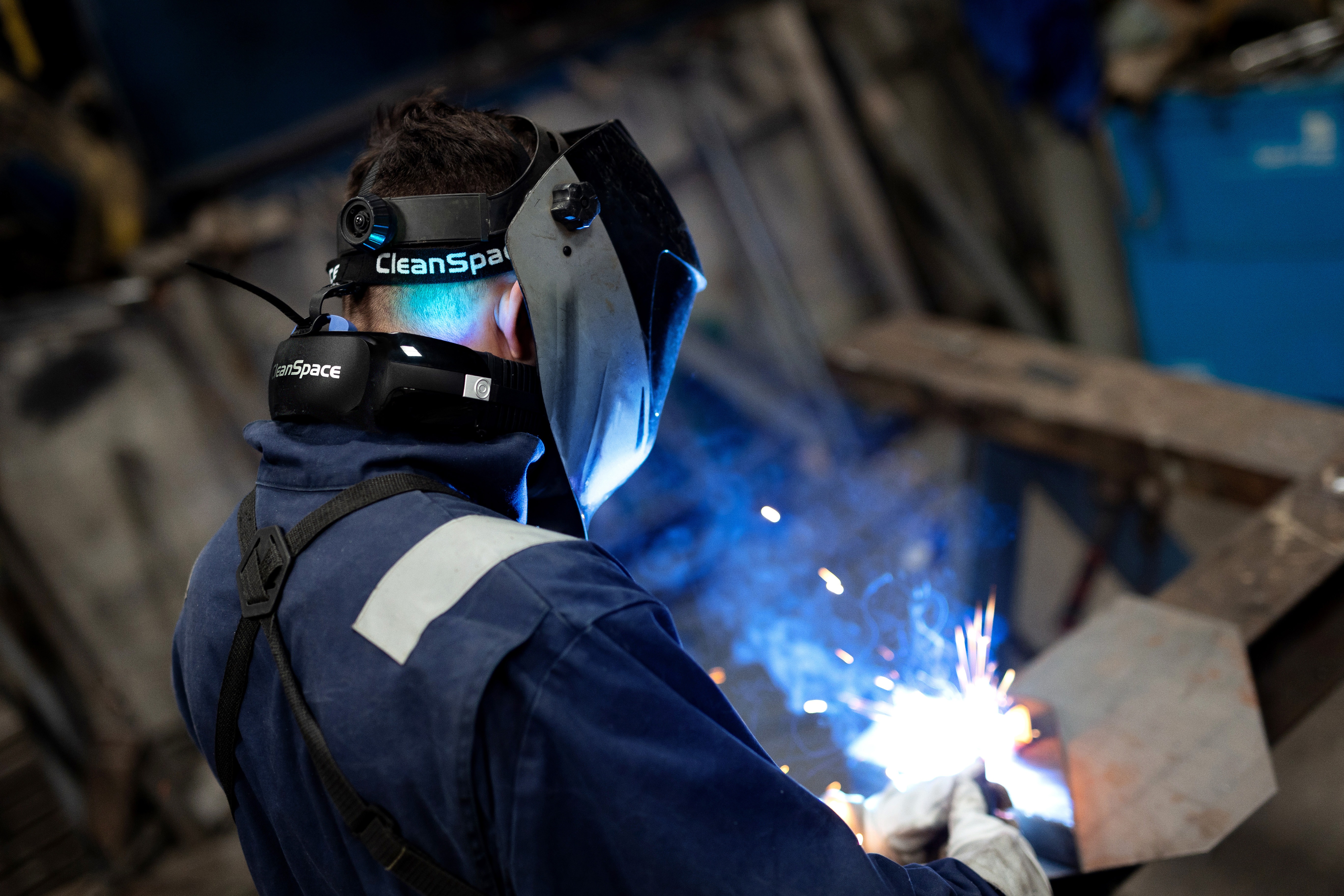 Welding with Ease. Breathing with Confidence 1628
