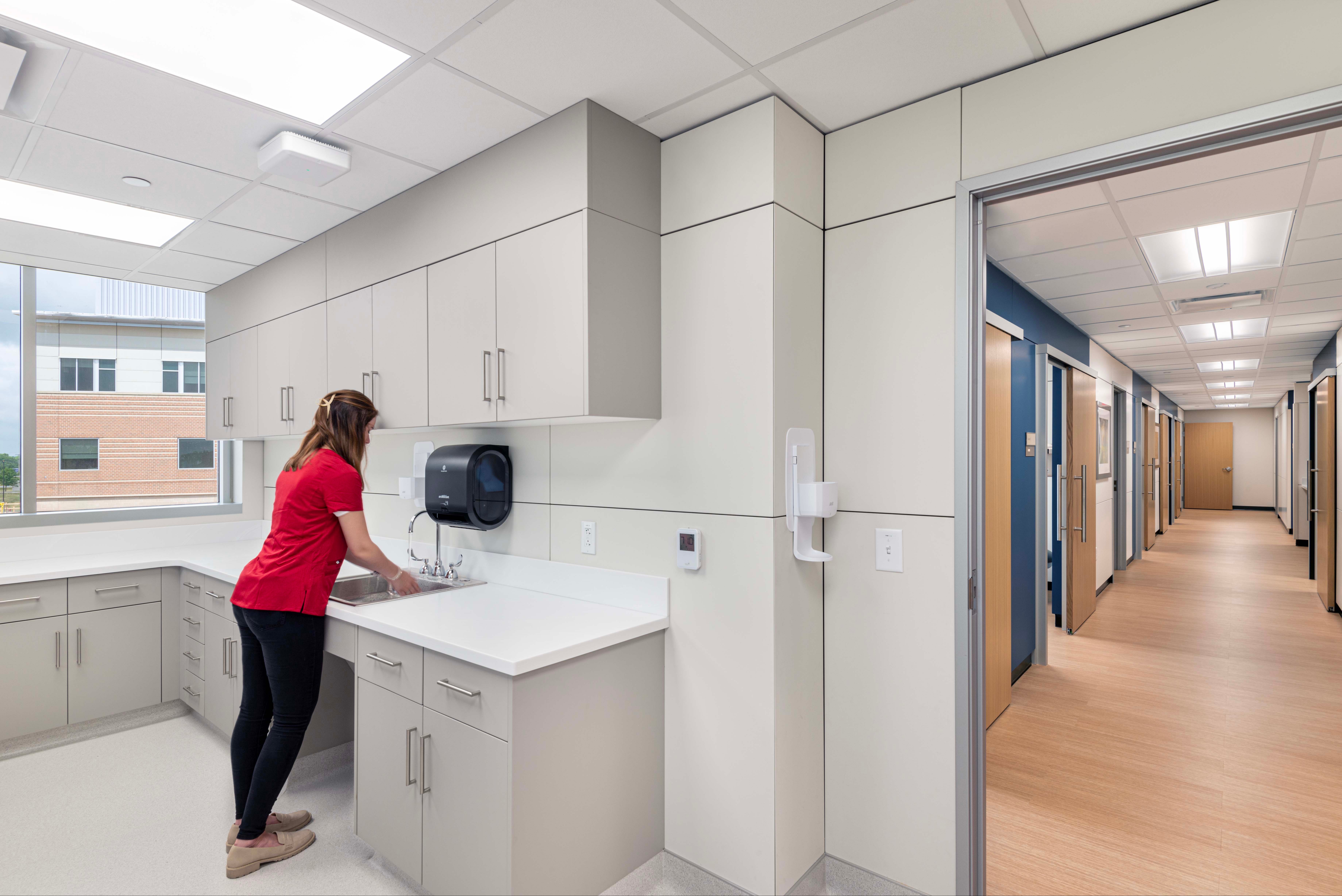 Total Solution for Outpatient Healthcare Construction 98