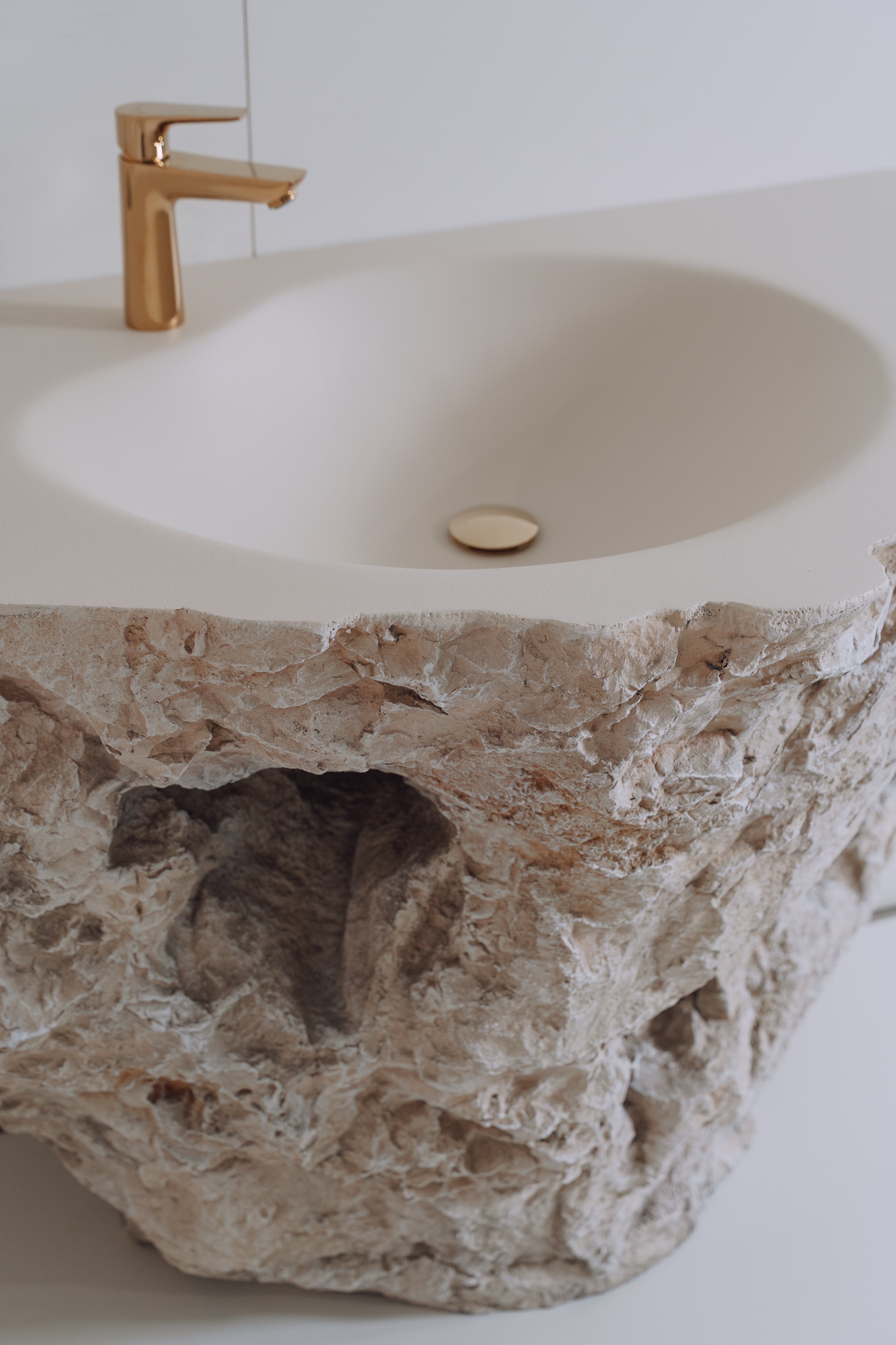  Harmony of nature and modern craftsmanship 256