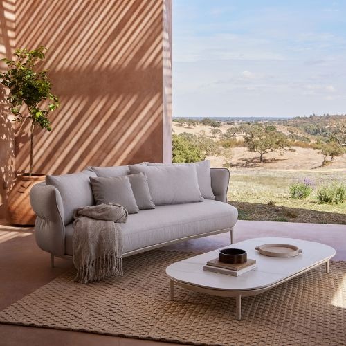 AMBA, A New Dimension of Modularity 535