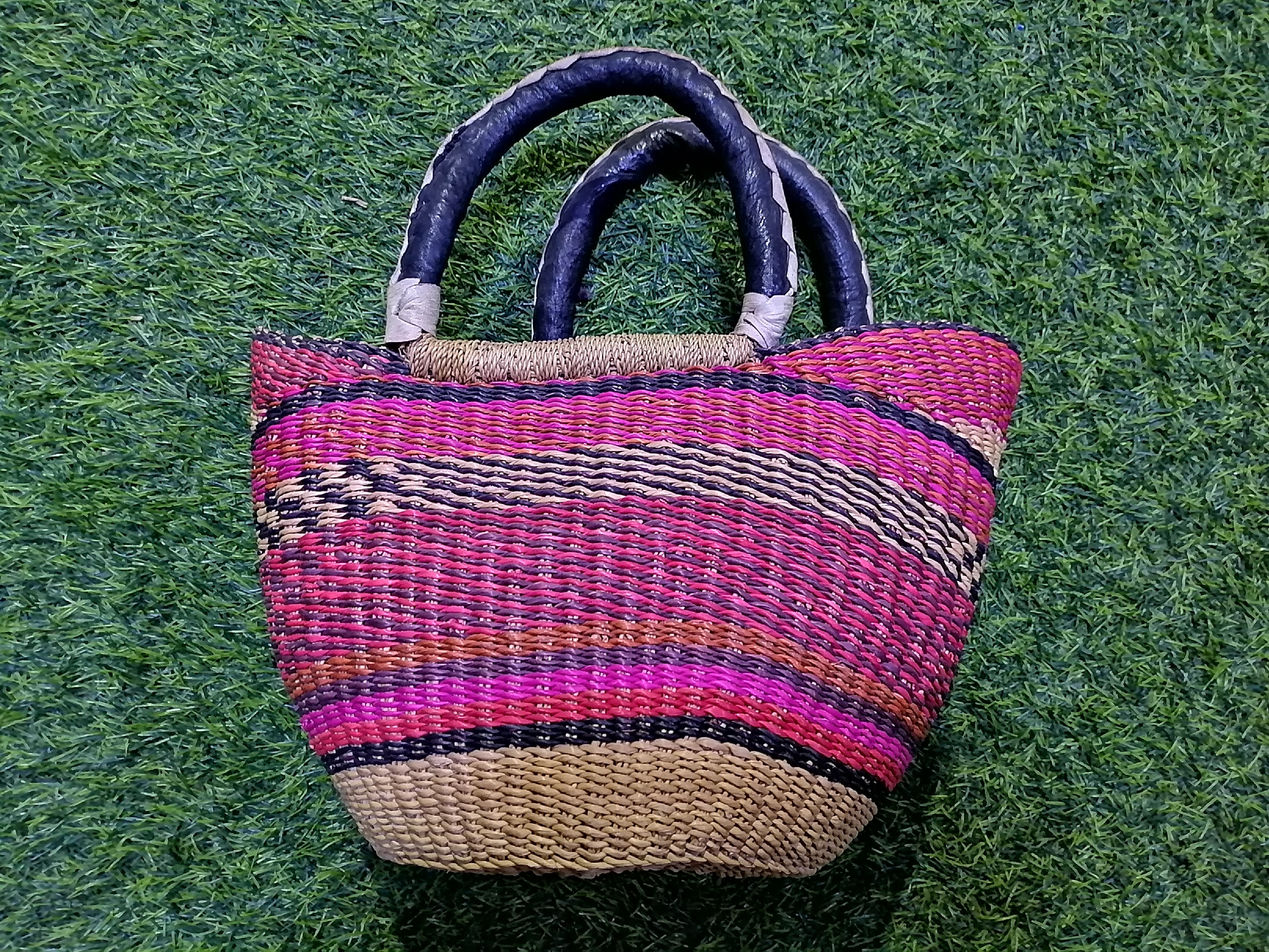 Straw basket 276