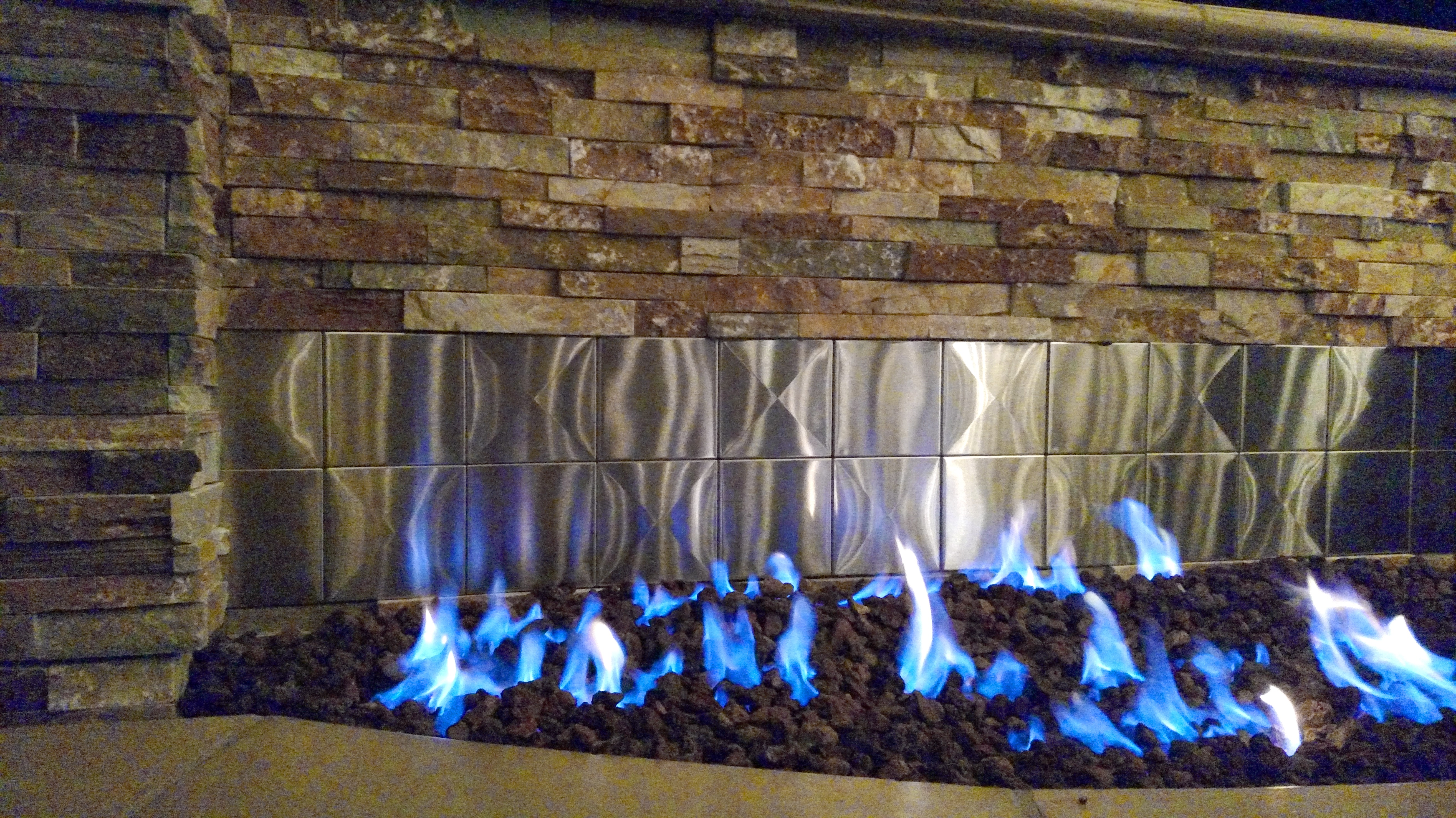 6x6-stainless-steel-tile-backsplash-project-h5-copy.jpg