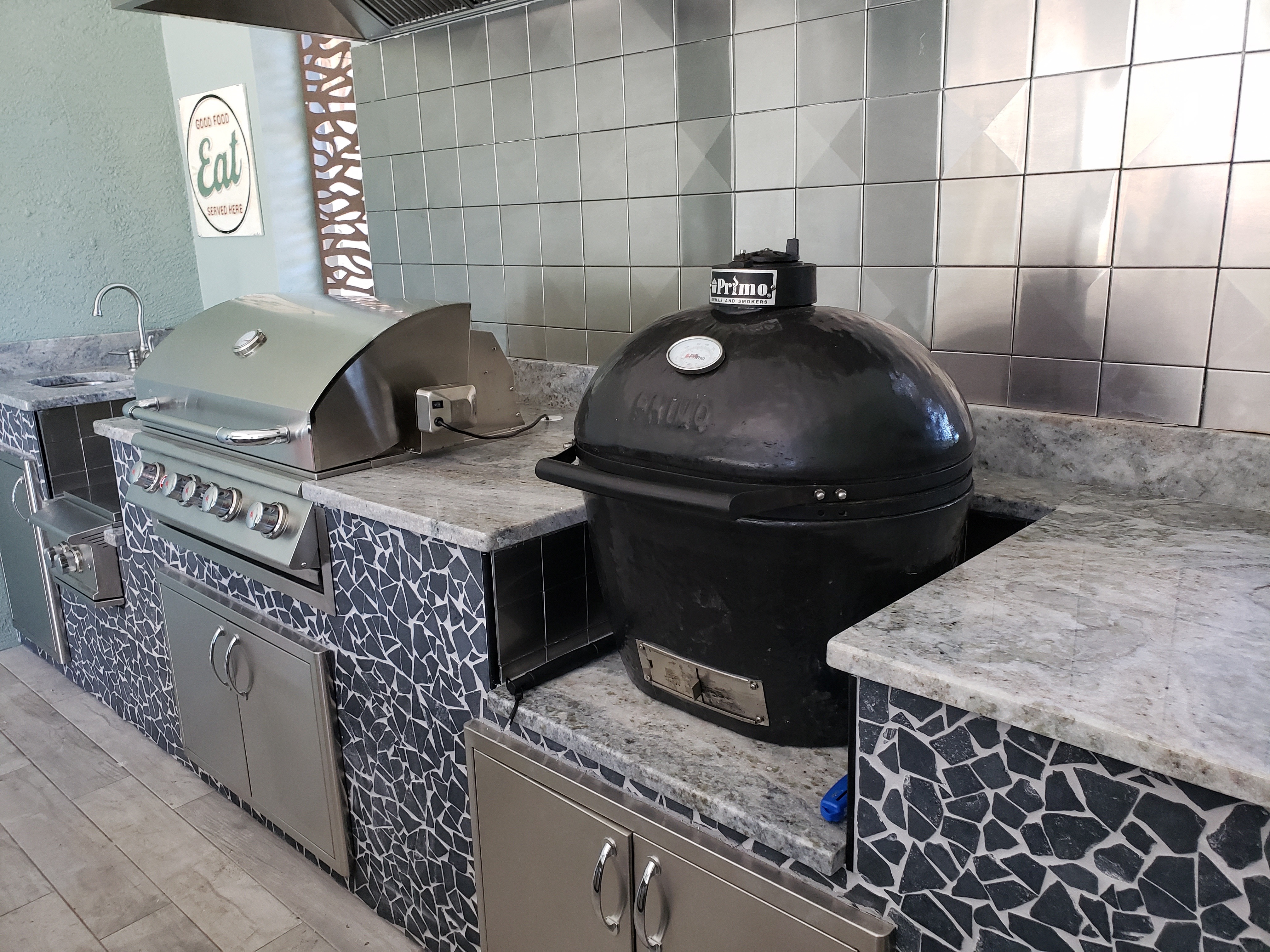 6x6-stainless-steel-tile-in-outdoor-kitchen-project-j3.jpeg.jpg