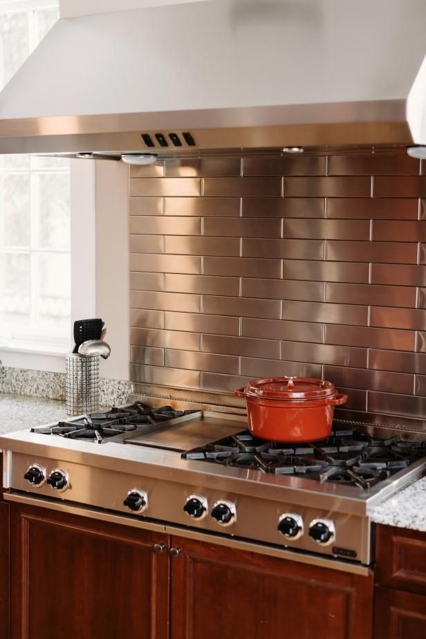 stainless-steel-backsplash-project-s35-picture-from-hgtv-article-20-metal-kitchen-backsplashes-.jpg