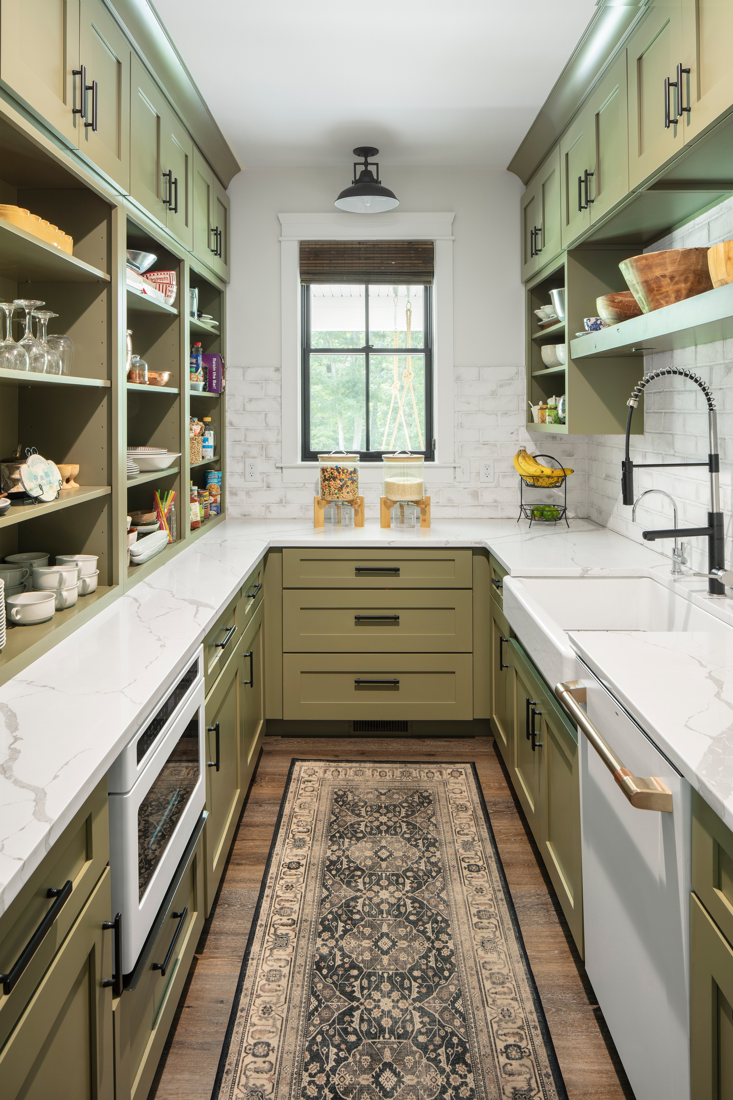 The Bridge Between Design and Reality in Modern Kitchen Aesthetics 196