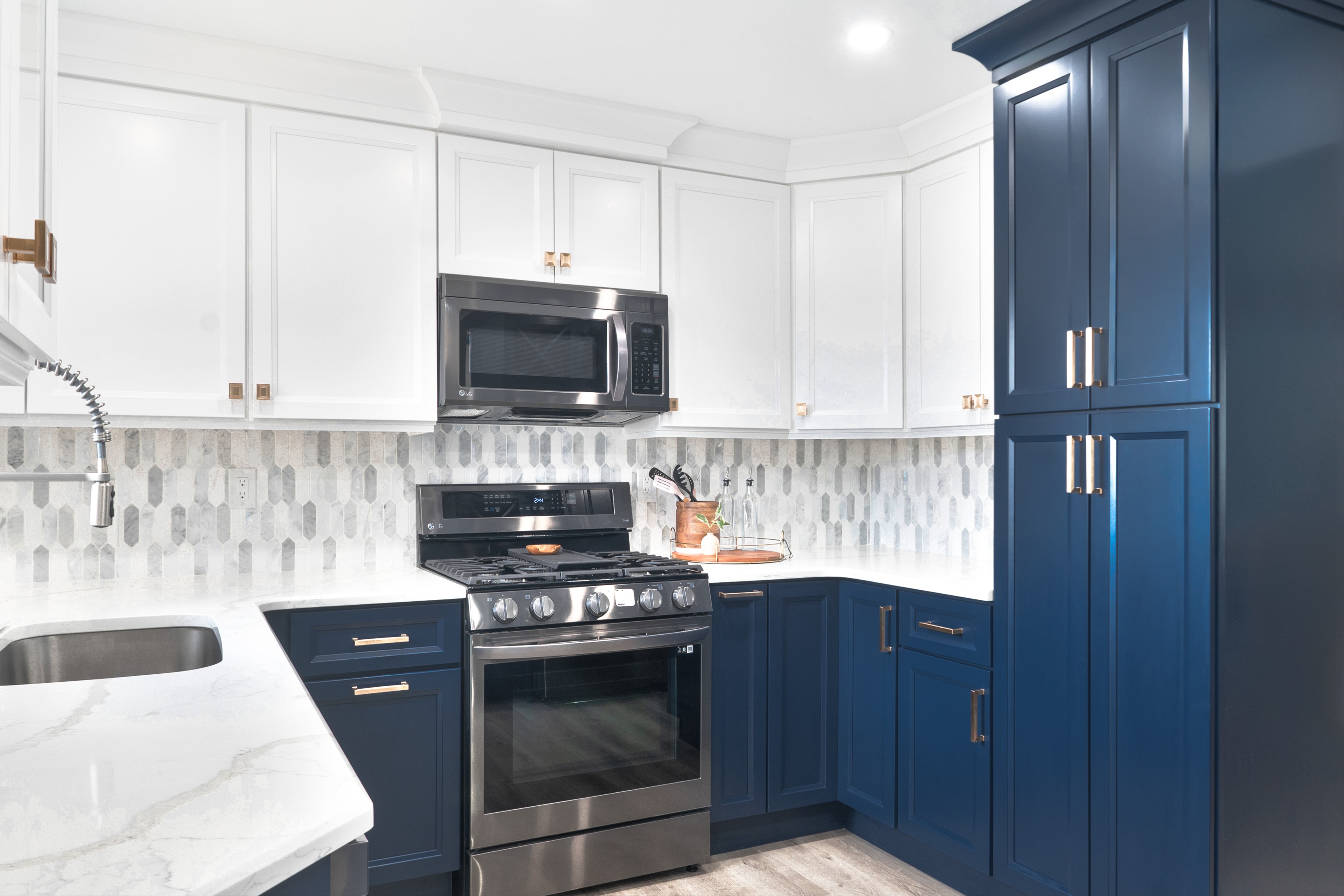 Tribeca Soho Door Style -  Empire Blue & Snow White 238