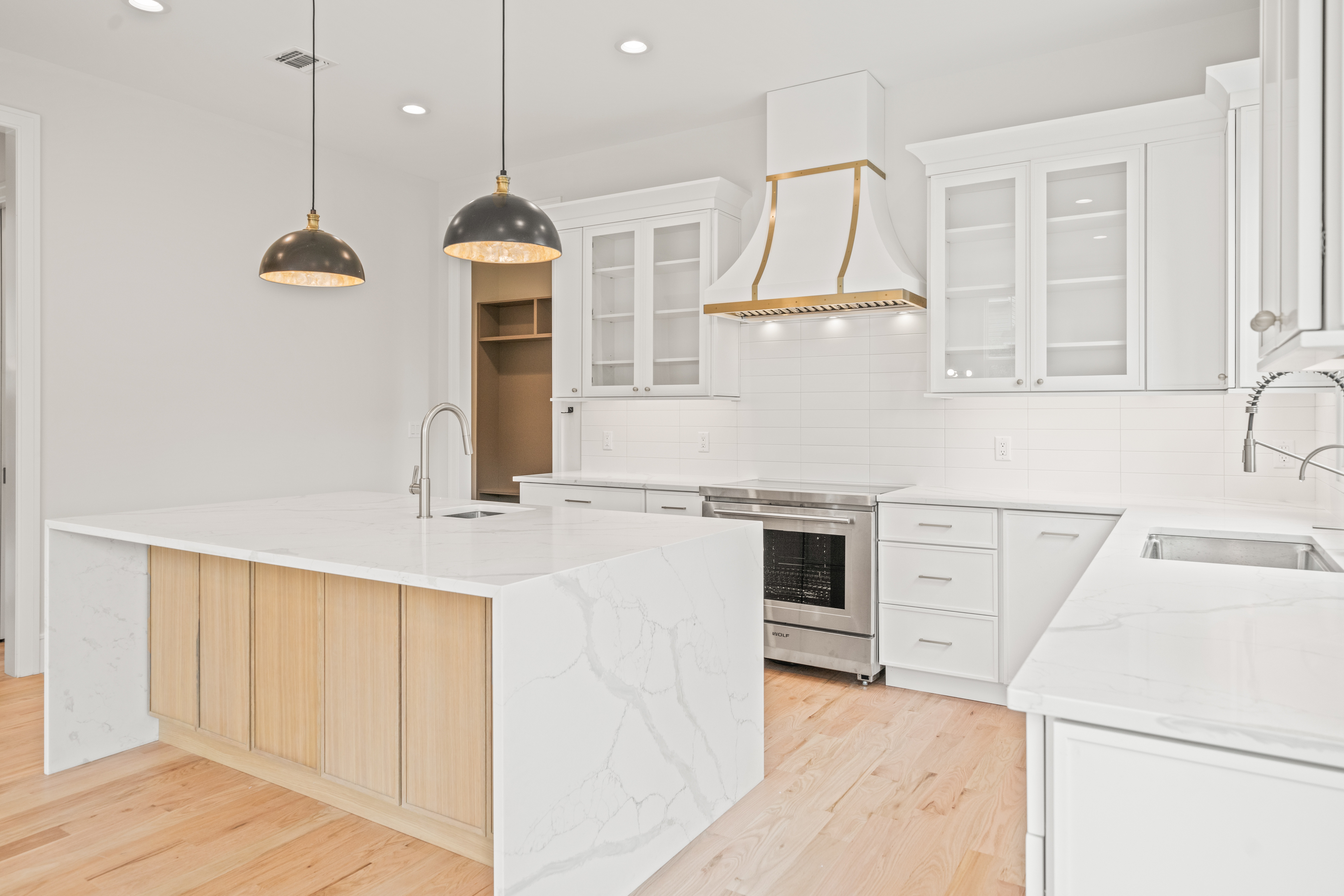 Tribeca Southampton Door Style -  Snow White 239