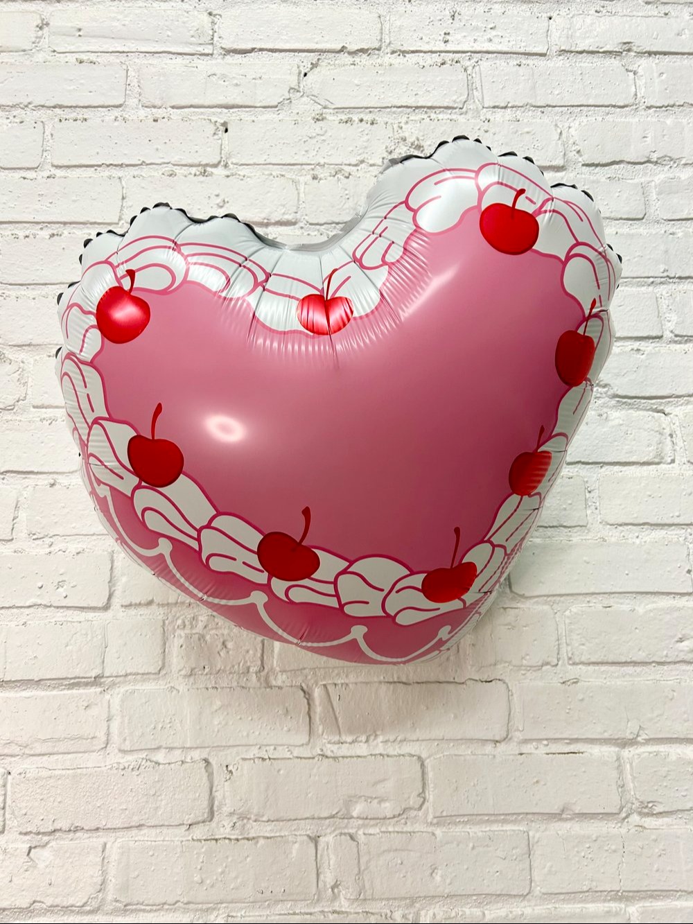 23 Inch Vintage Cake Balloon 662