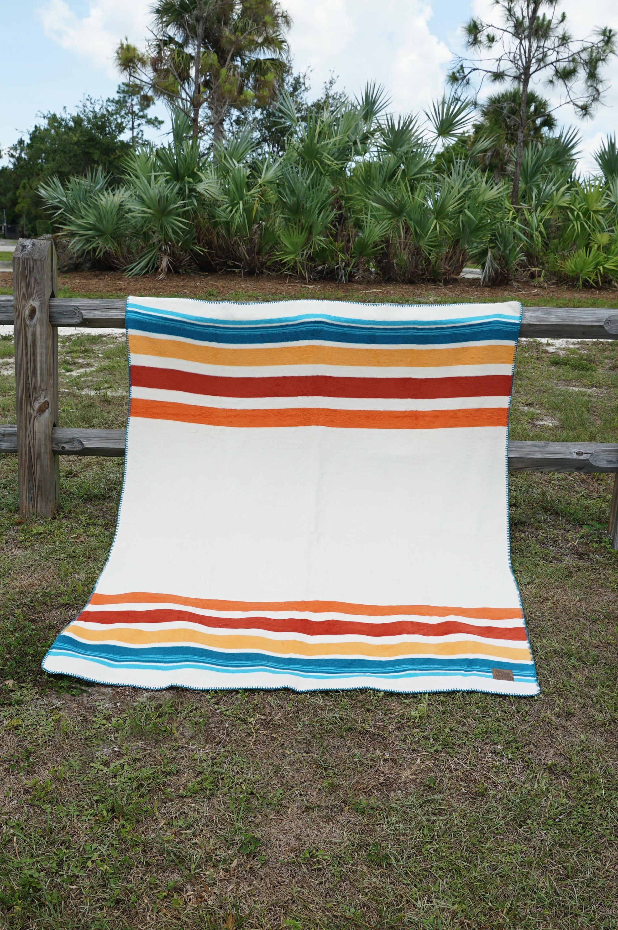 TWIN JACQUARD BLANKETS 79
