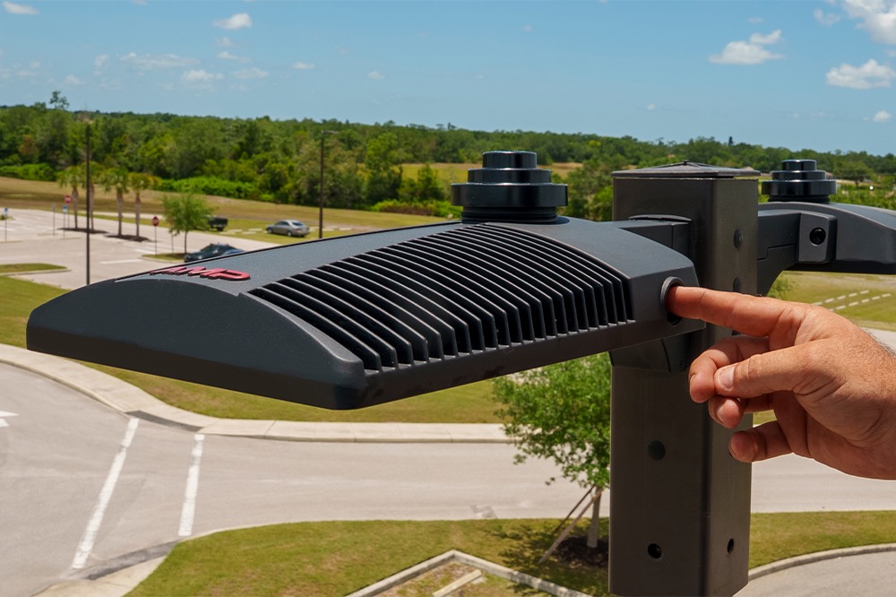 AMP SECURE Modern Area Light 211