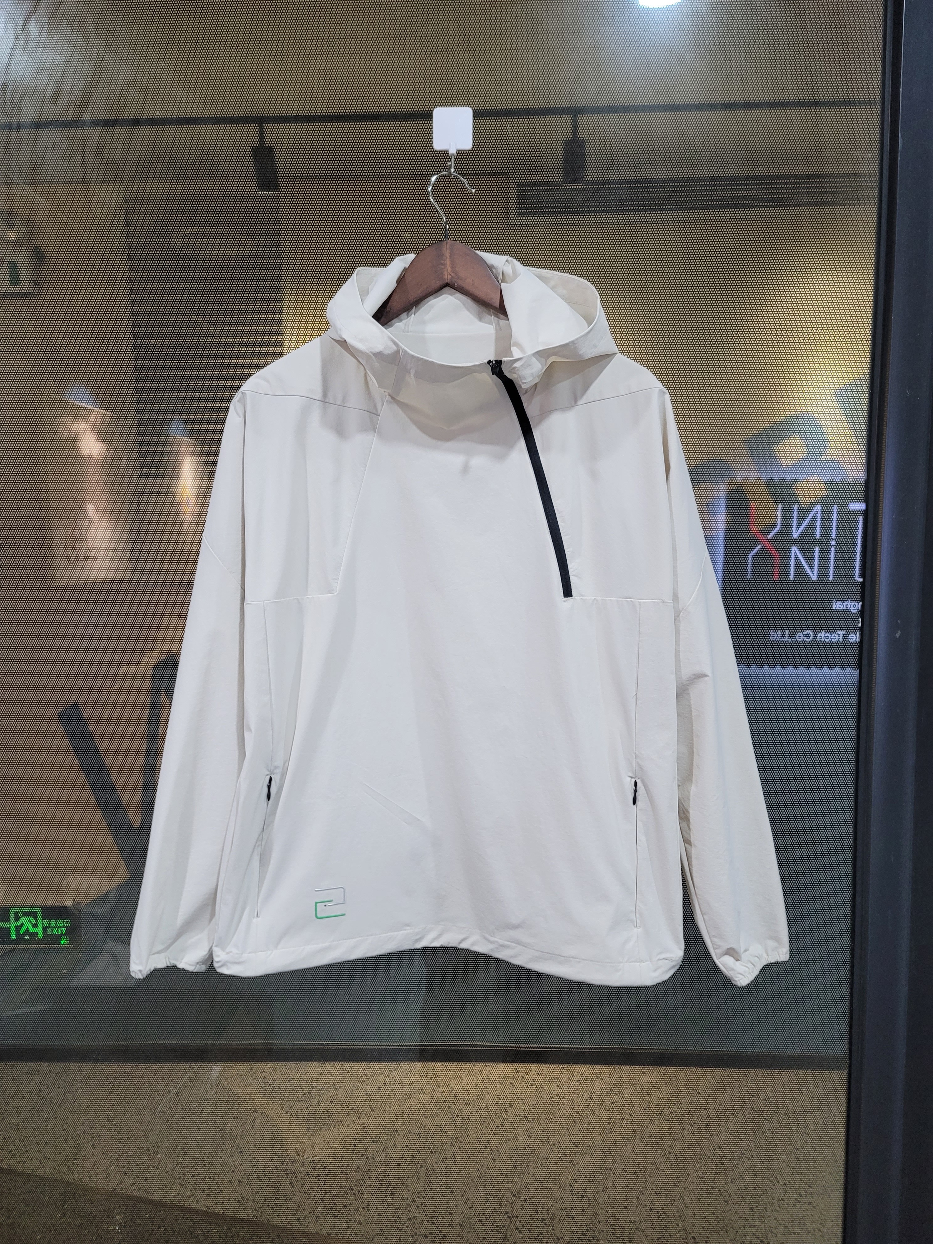 LX-HY6265DWR     Nylon86%PU14%  140g/sqm 82