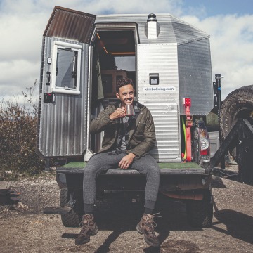 The Kimbo Frameless Aluminum Camper 47