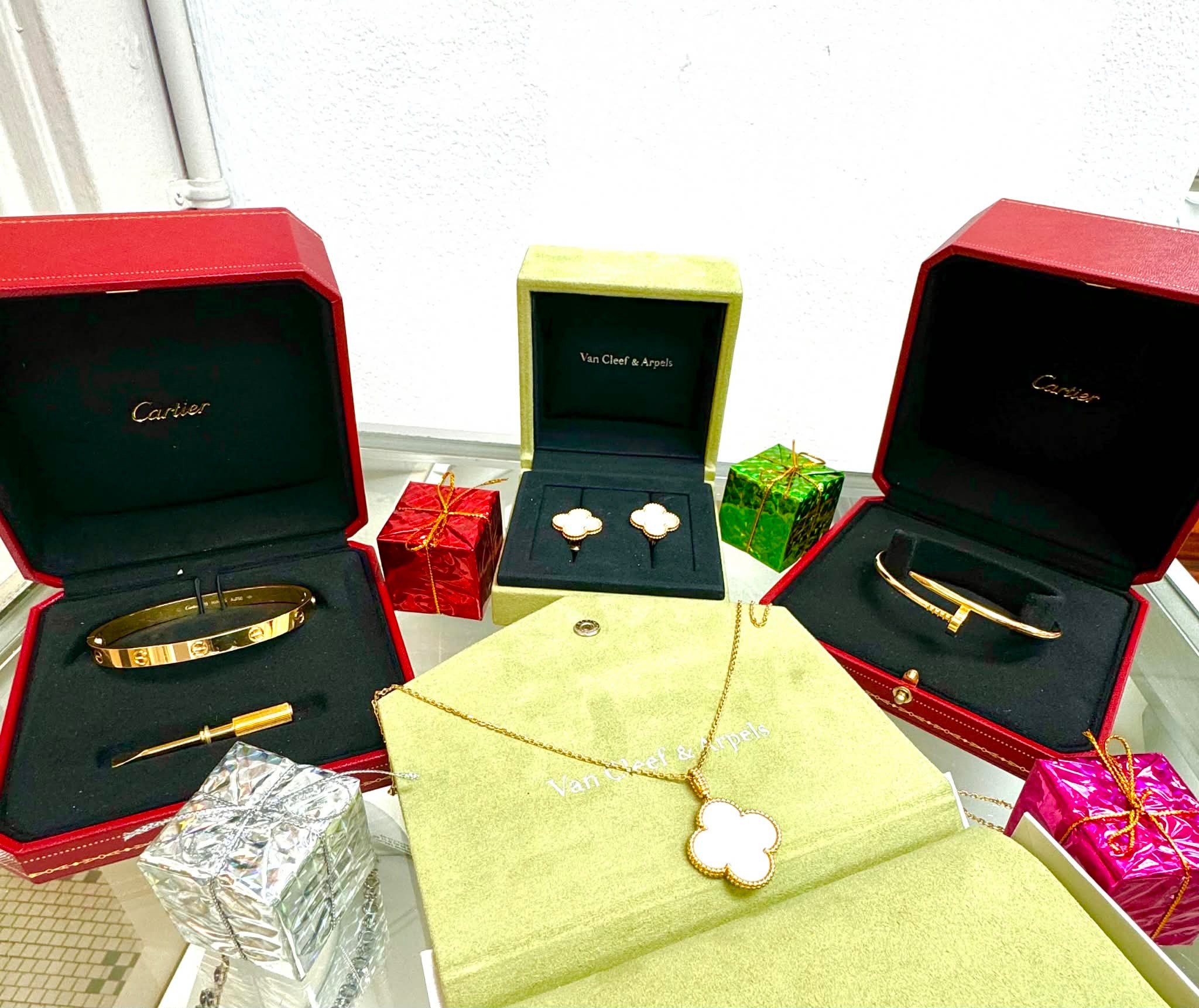 R & B ENTERPRISES 32