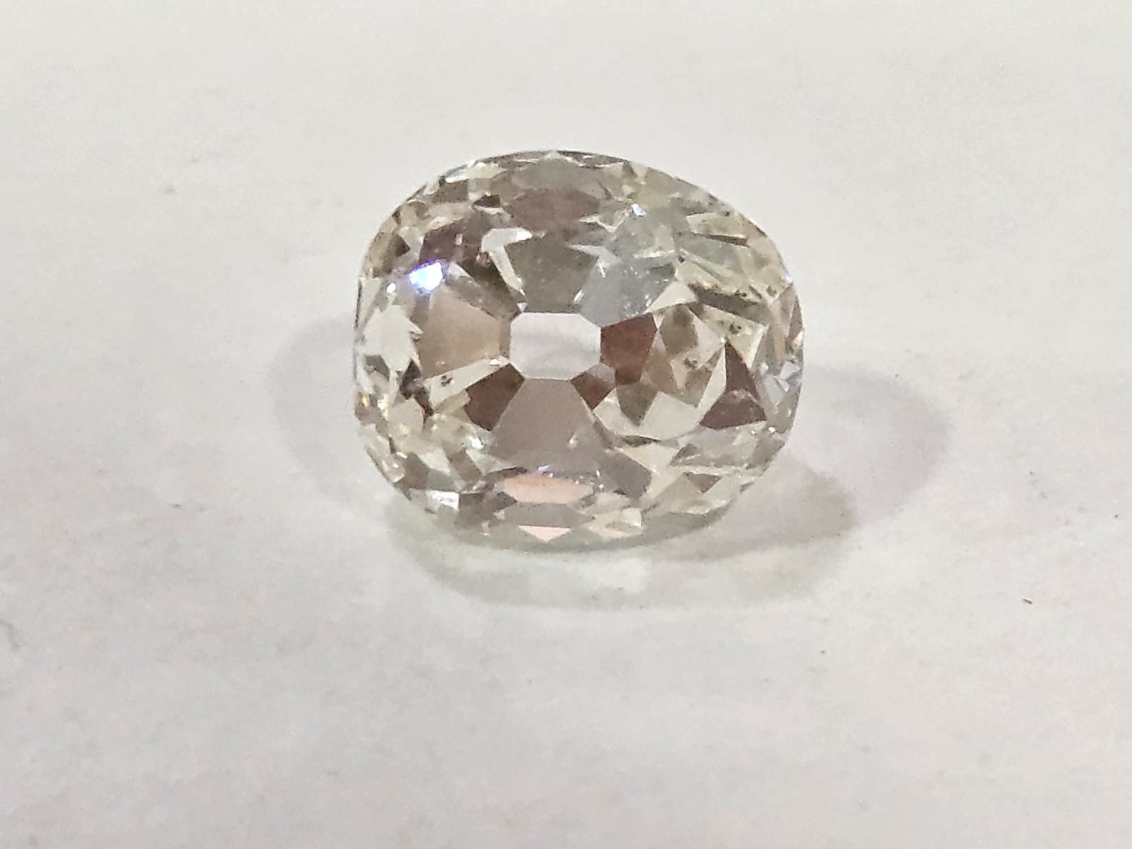 Antique cut diamonds 48