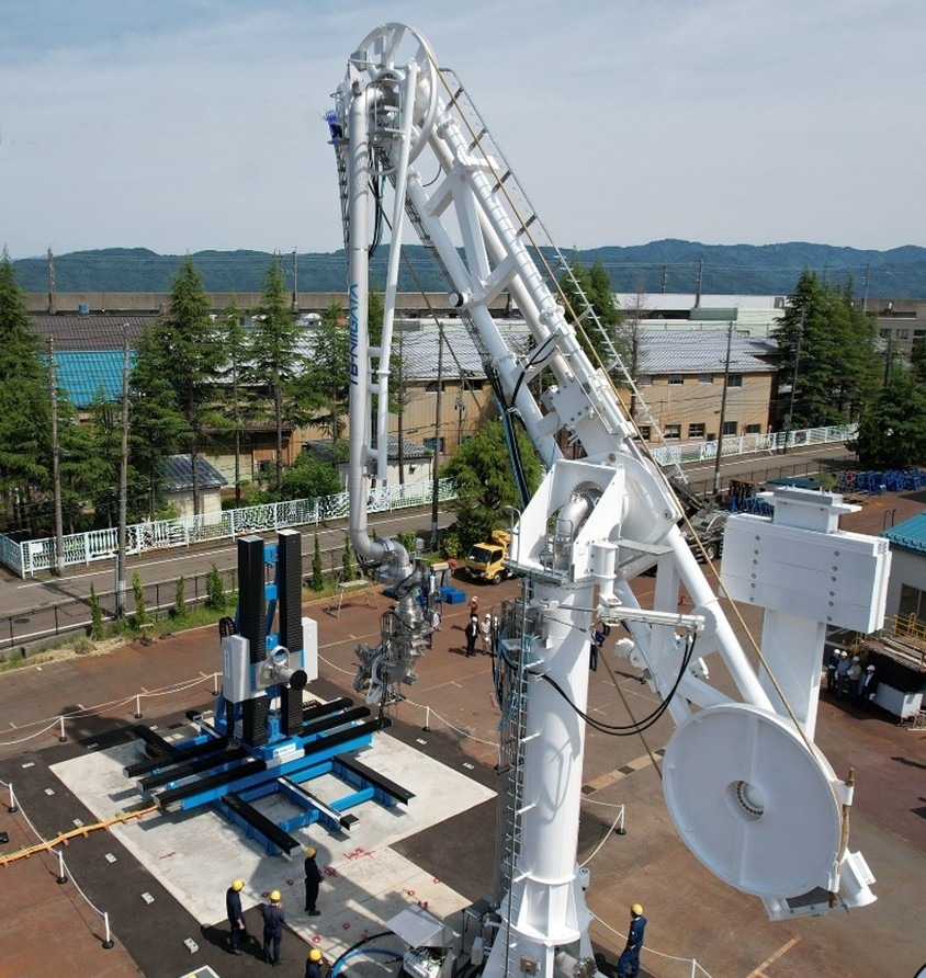 CHOKUSEN: Contactless Automatic Connection System for marine loading arm 166