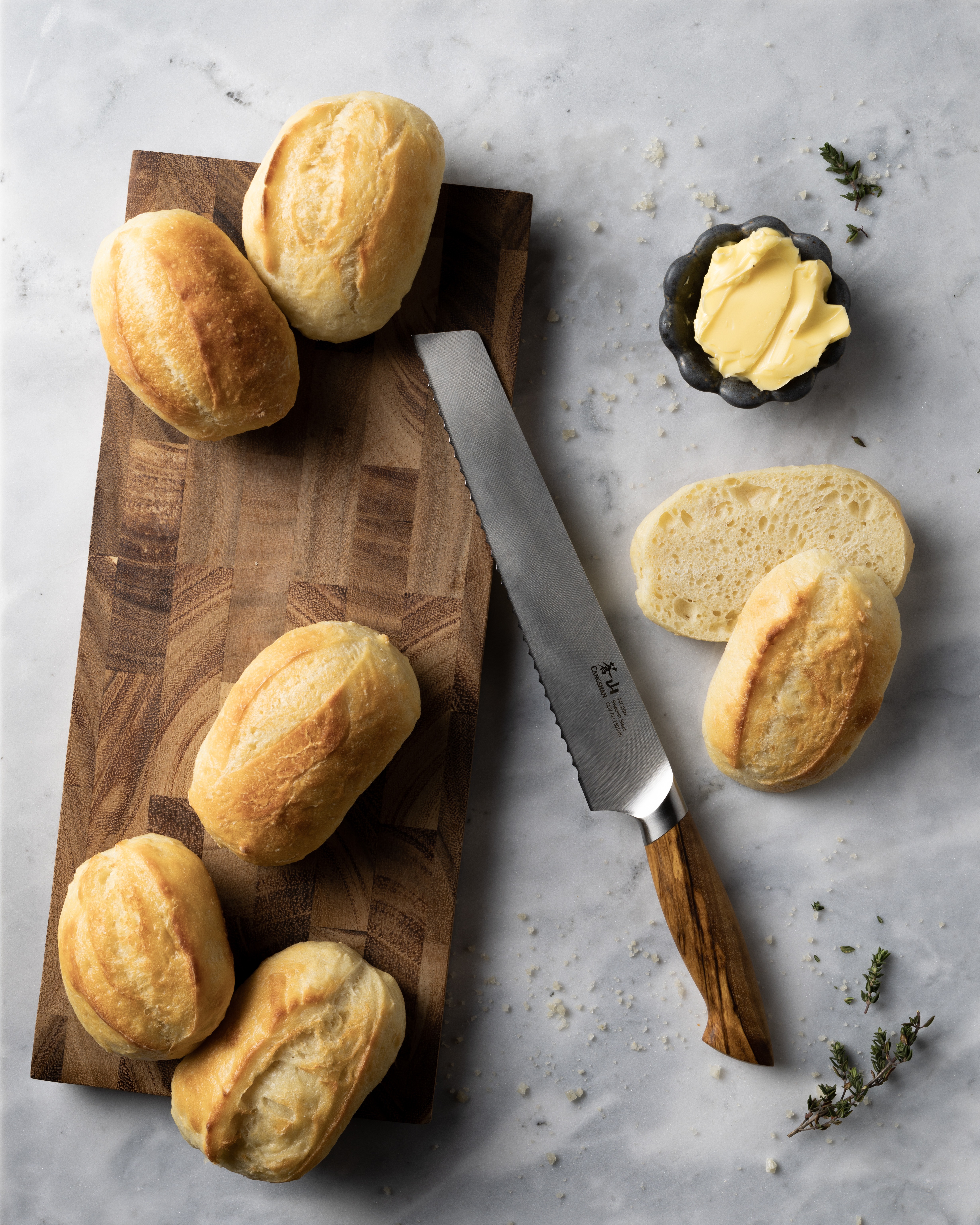 izzio Artisan Bakery Assorted Dinner Rolls 135