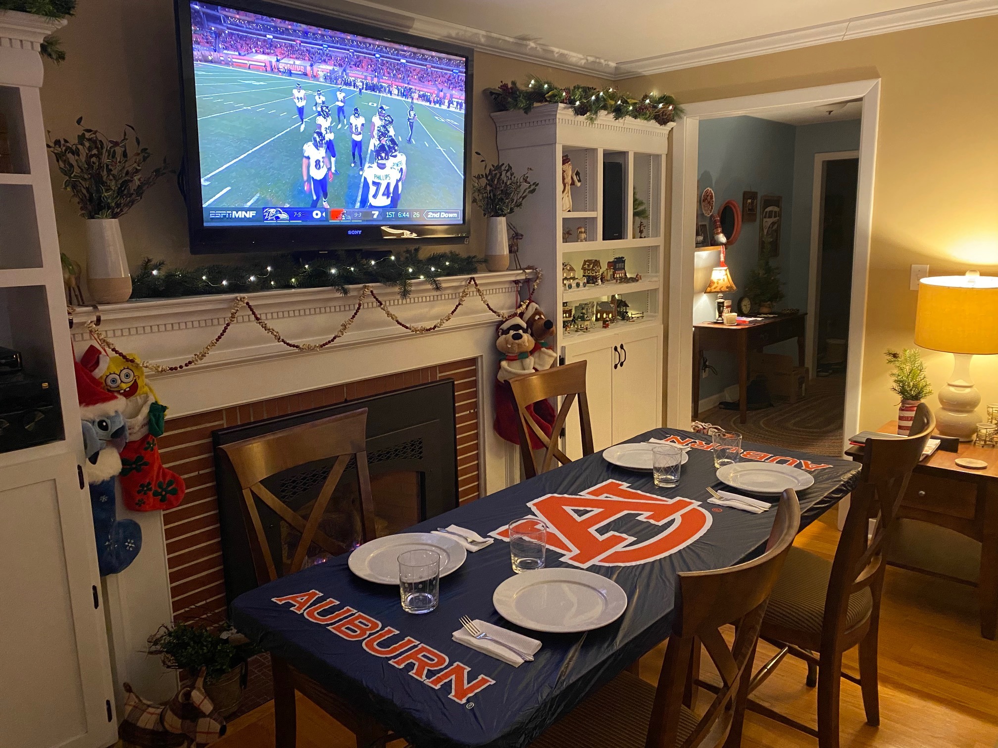 Kwik-Covers fitted tailgate table covers 100