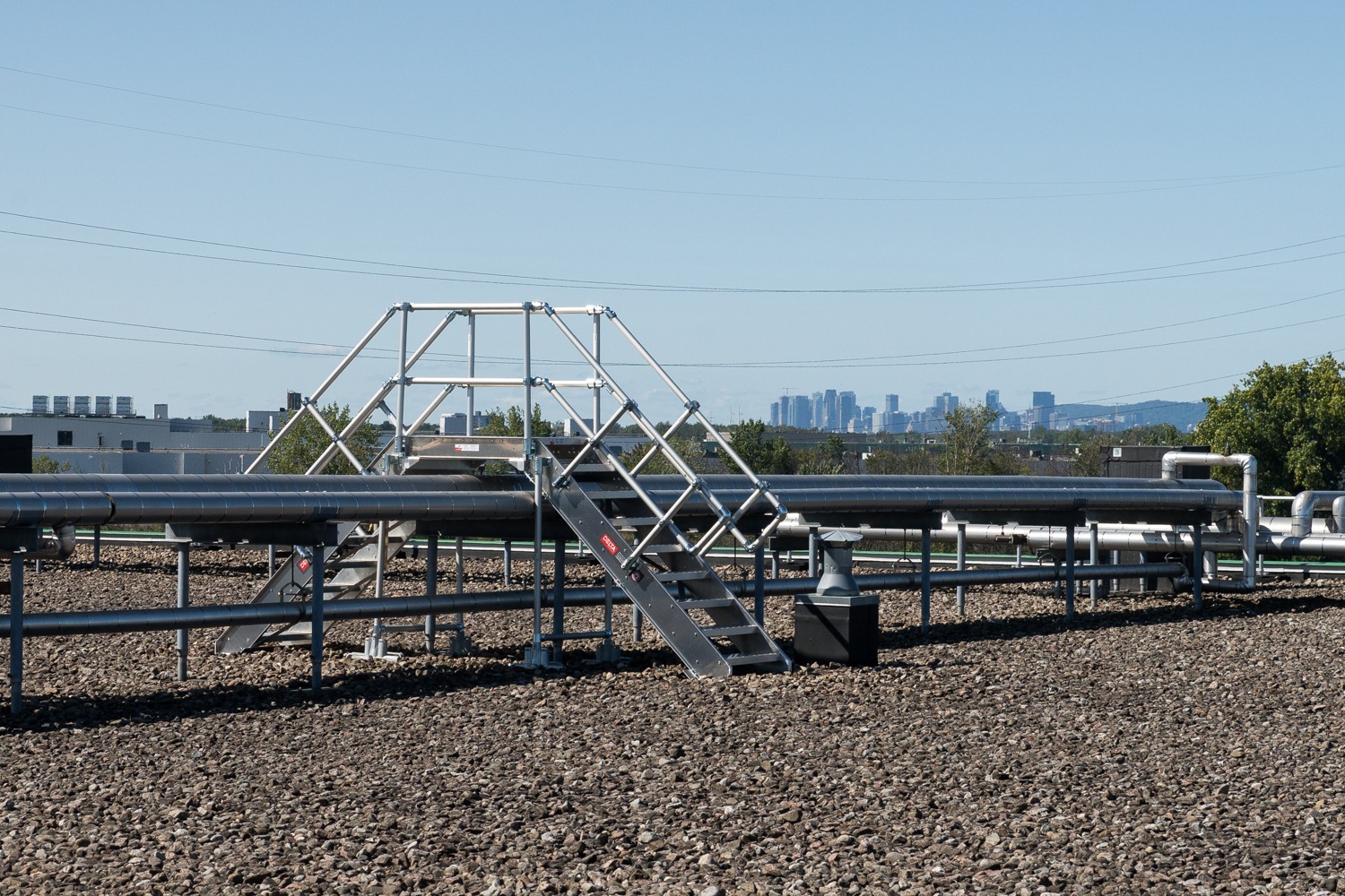 Roof crossover bridge platform 30