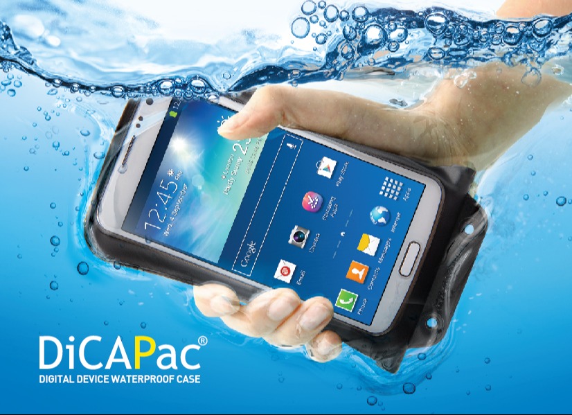 DICAPAC Floating Waterproof Case & AQURUN Lightweight Water shoes 491