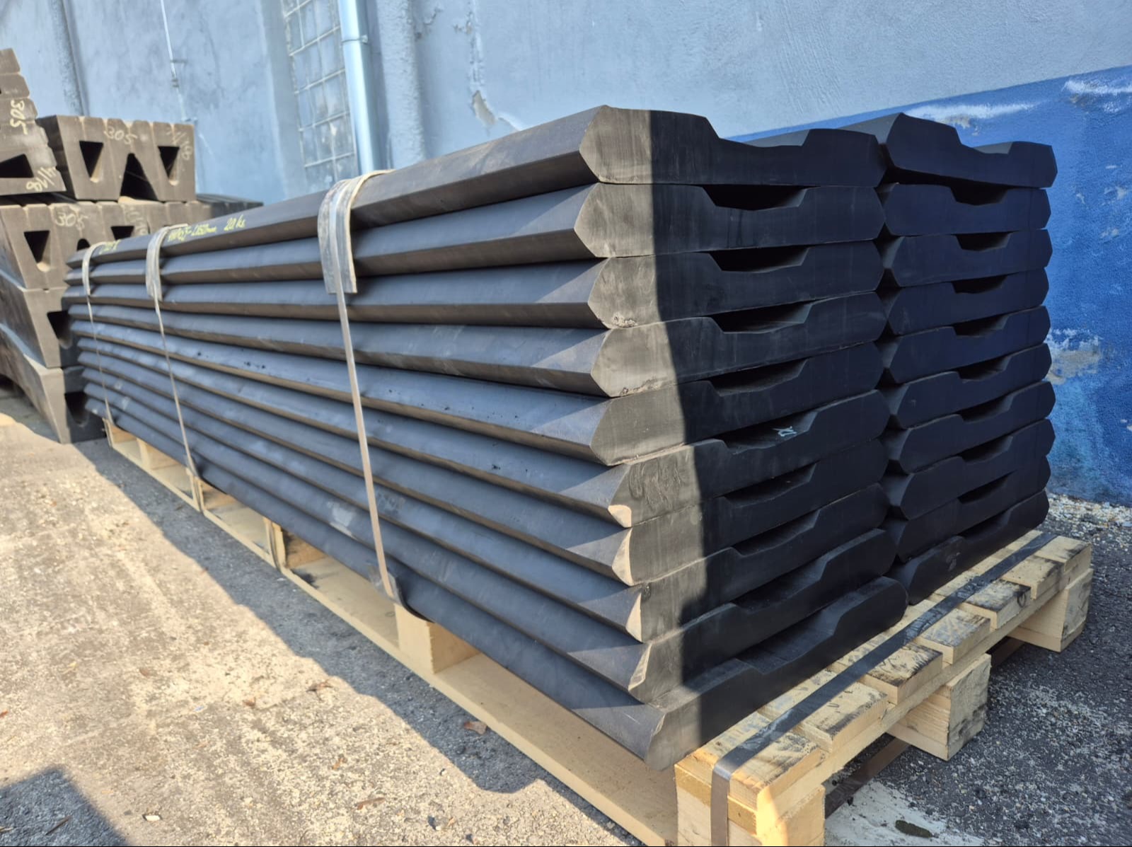 Scraper & Snow Plough Blades 698