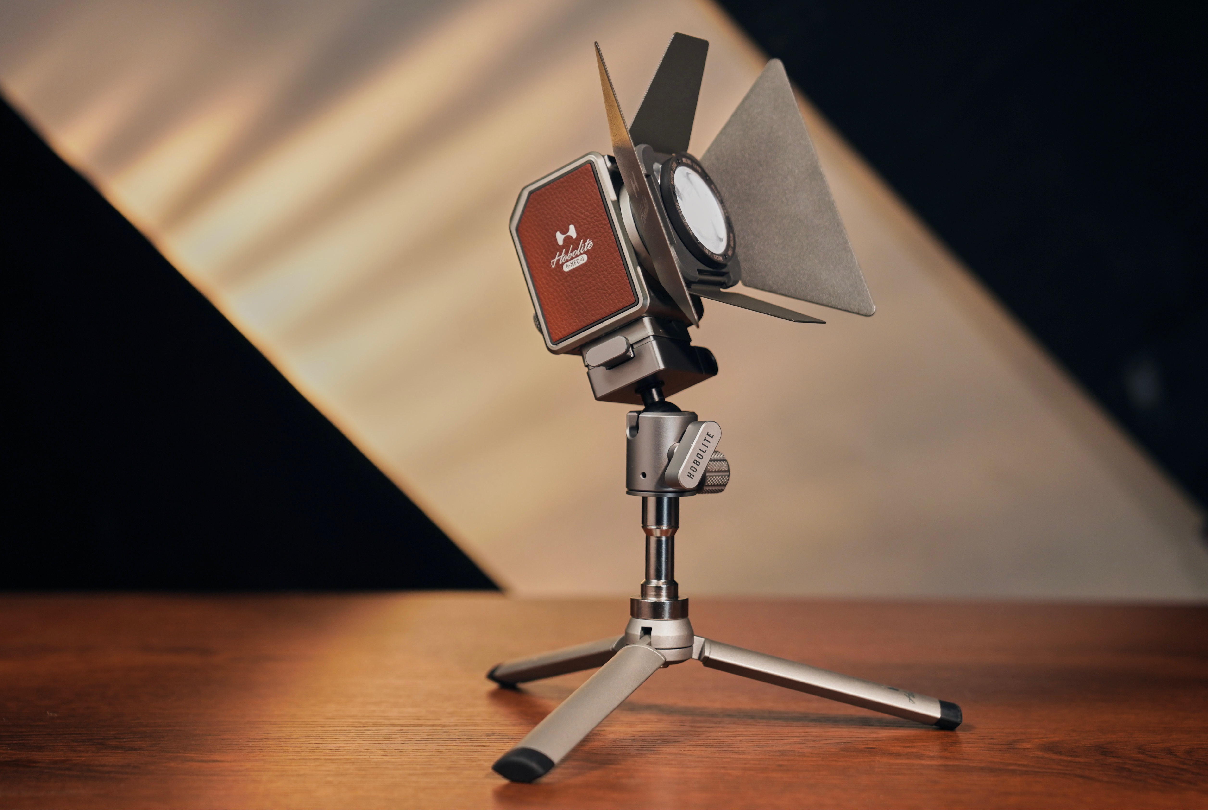 Hobolite Illuminates at WPPI 2024: A Fusion of Innovation, Art, and Conversation 86