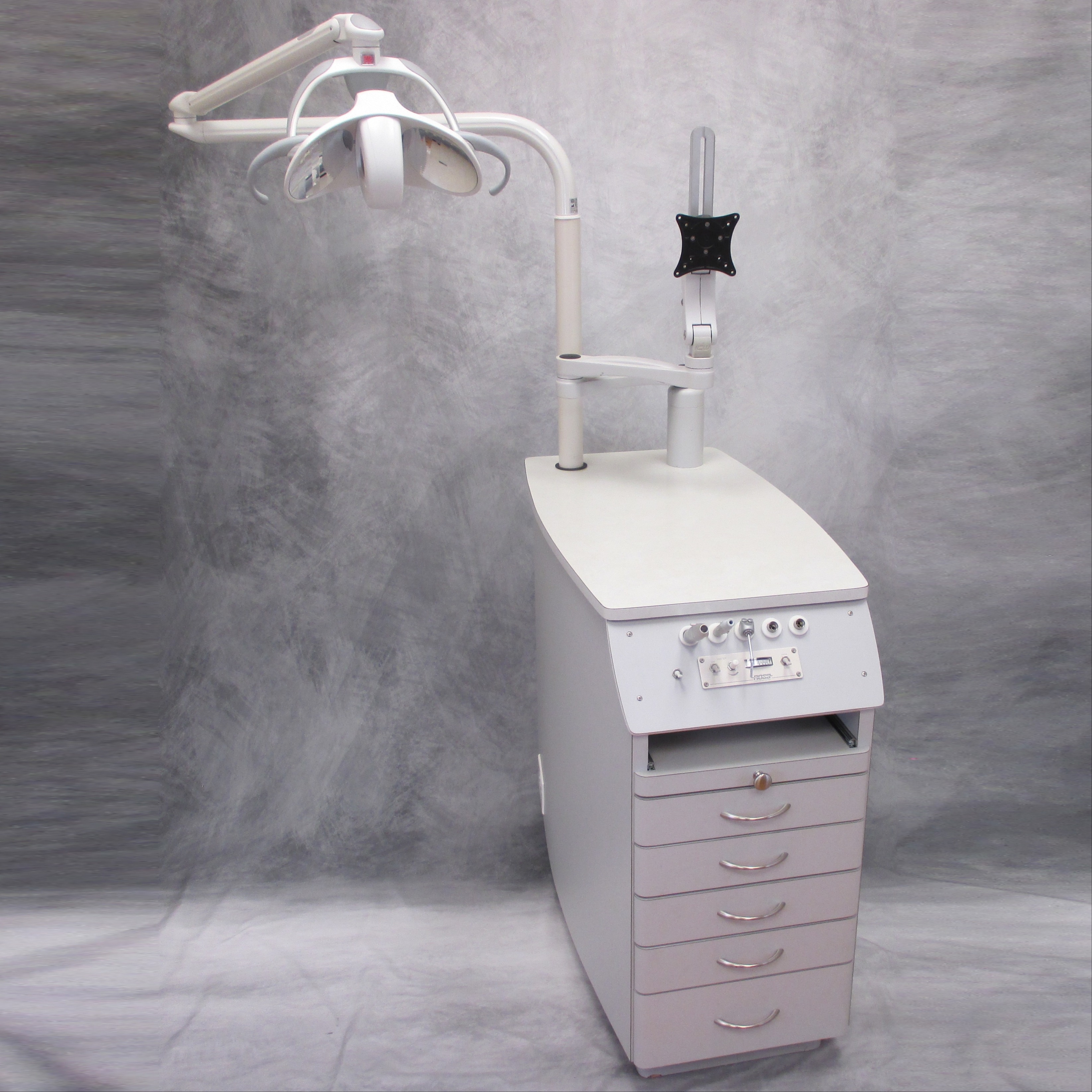 Orthodontic Cabinets and Delivery Units 18
