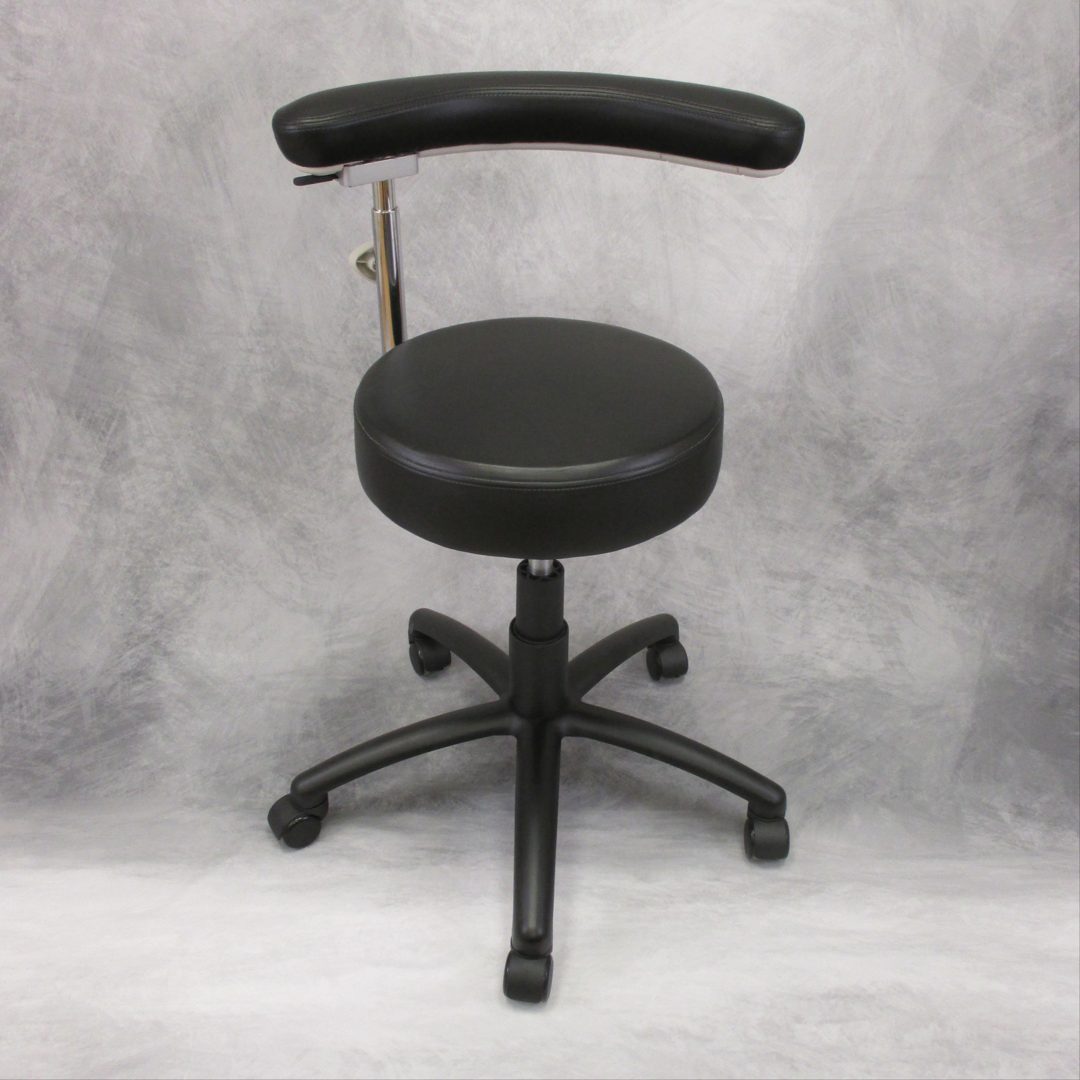 assistants-stool-400.jpg