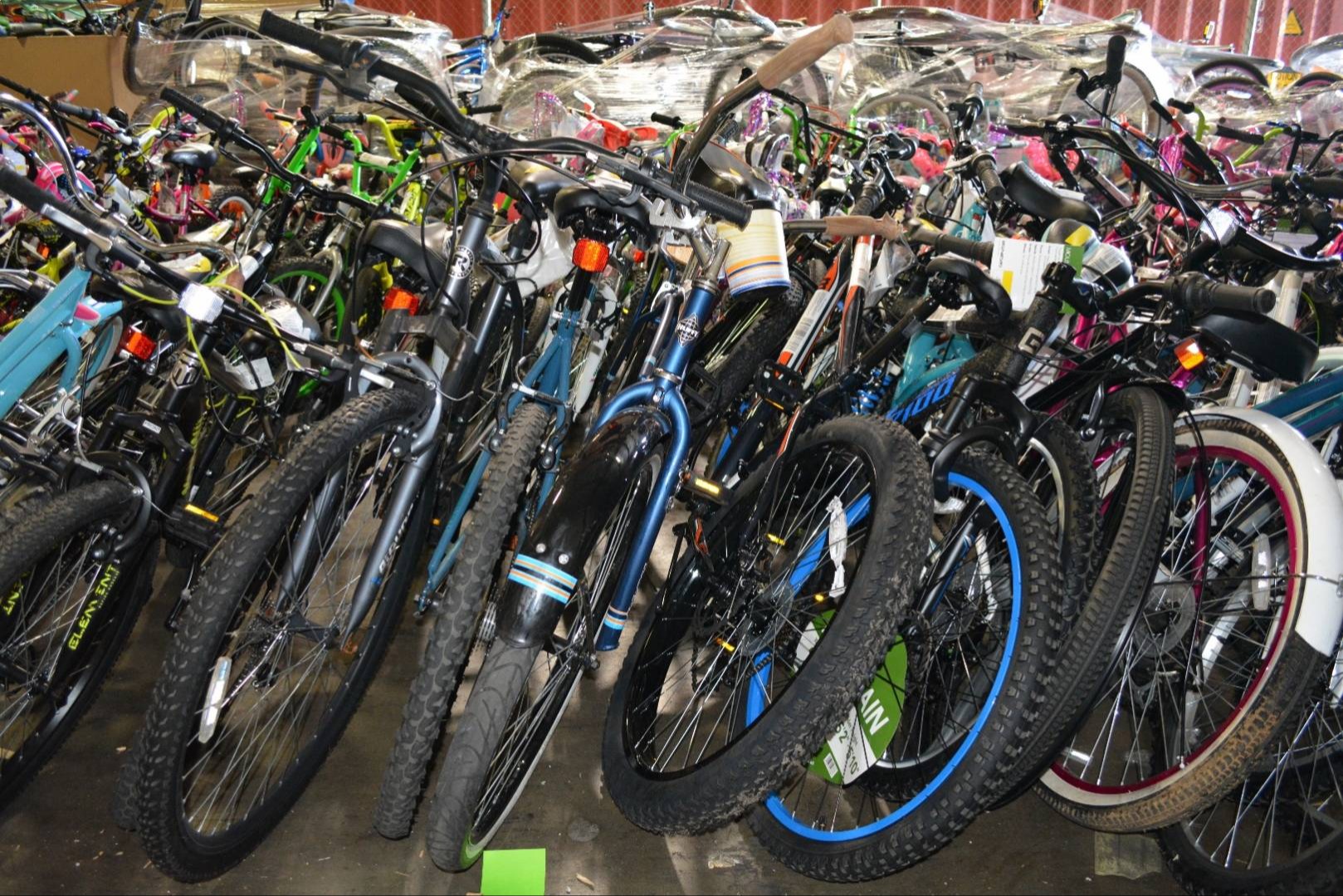 WM Department Store Return Bicycle Truckloads 1475