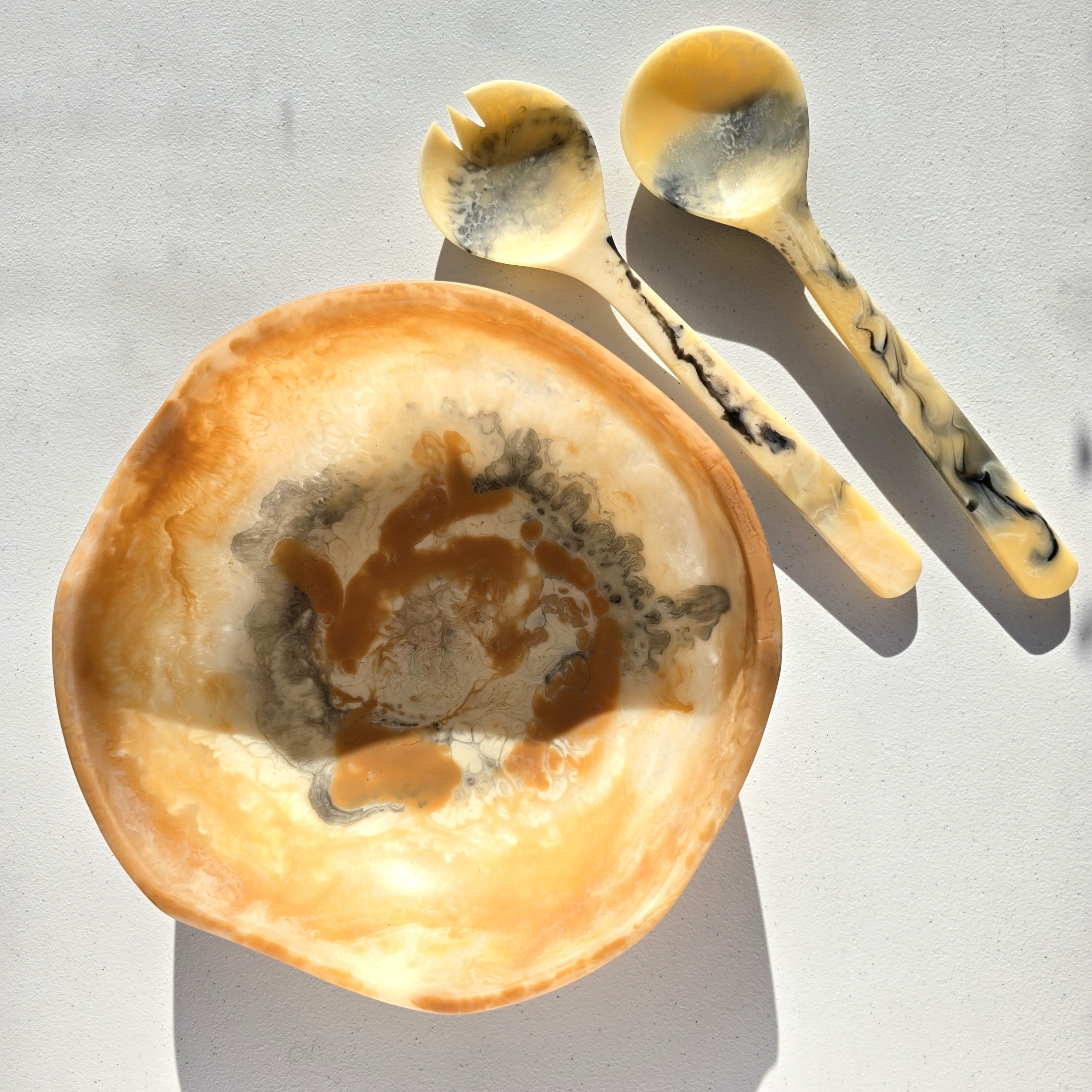 Wavy Resin Salad Serving Bowl - Matching Server 982