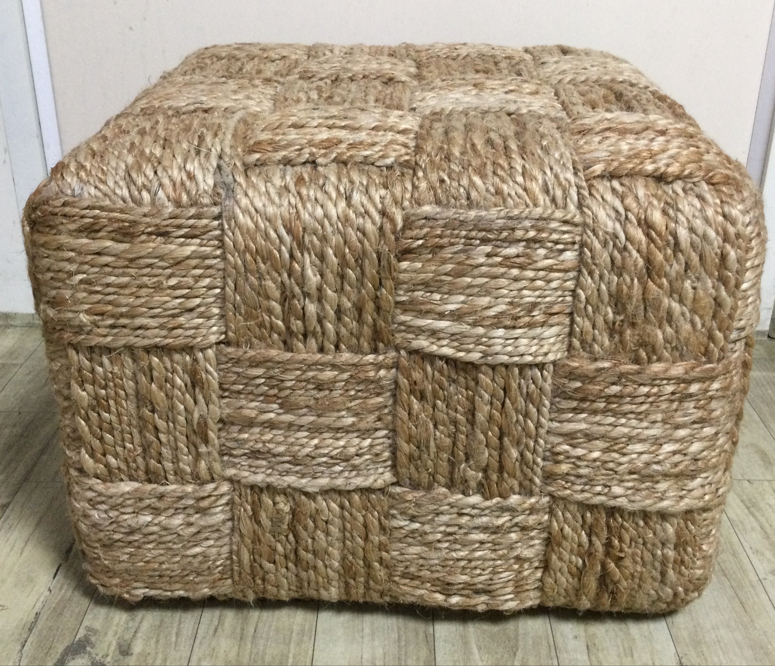 JUTE POUF 987