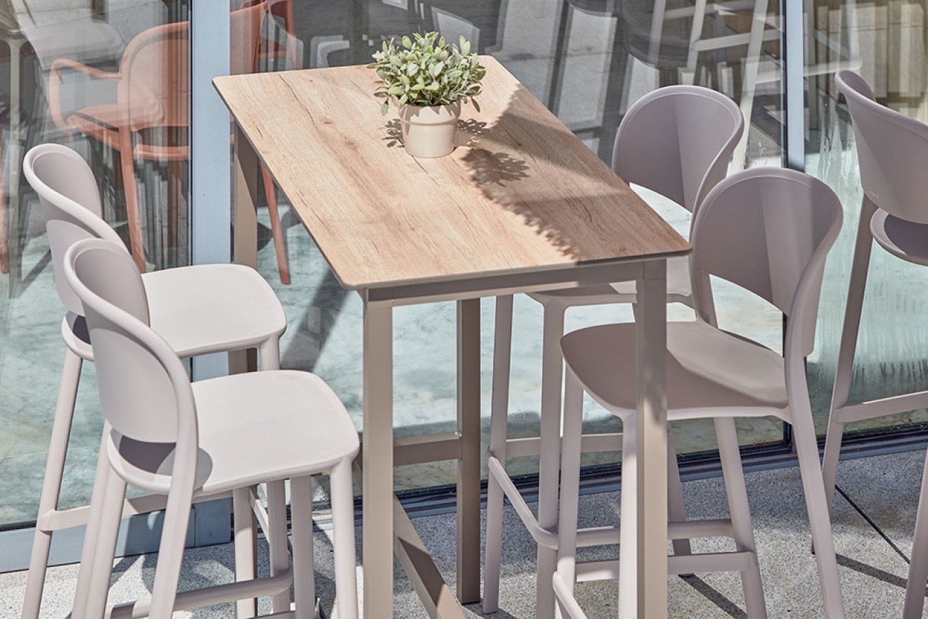 URBAN - High table 304