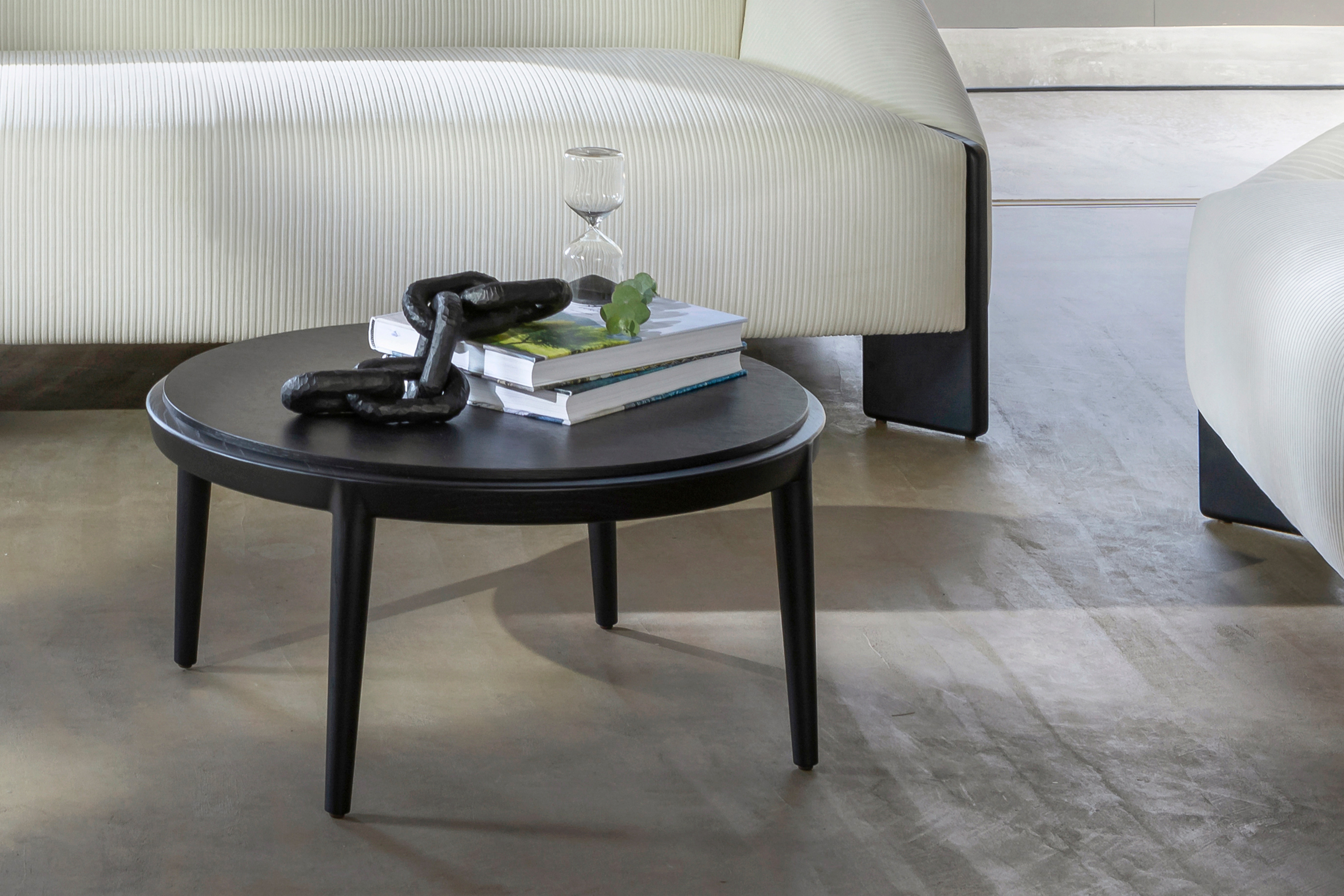 Oyster M Low Coffee Table 425