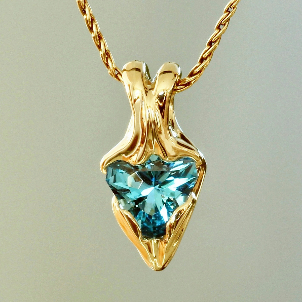 Super Blue Topaz 225