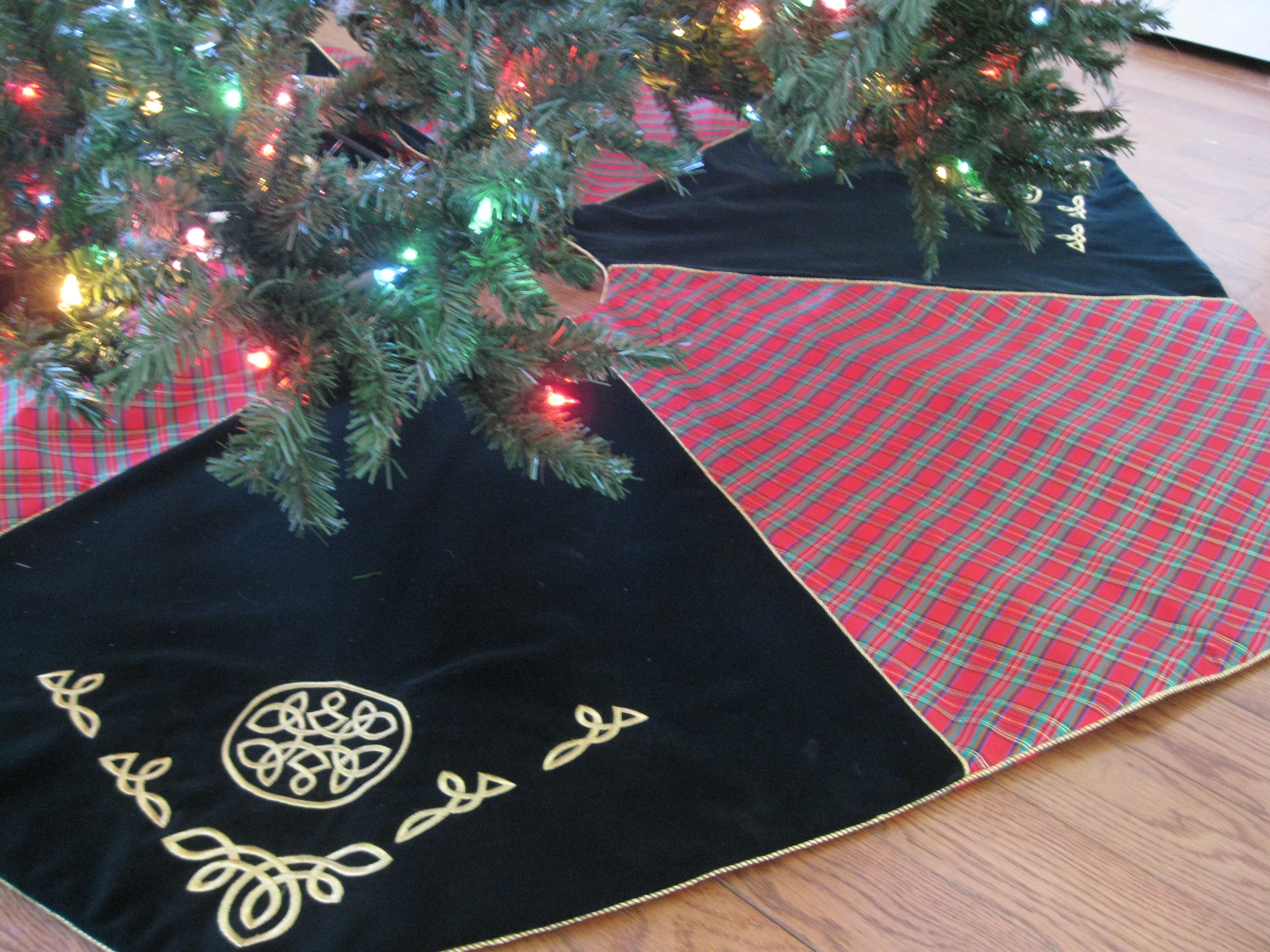 Celtic Tree Skirt 192