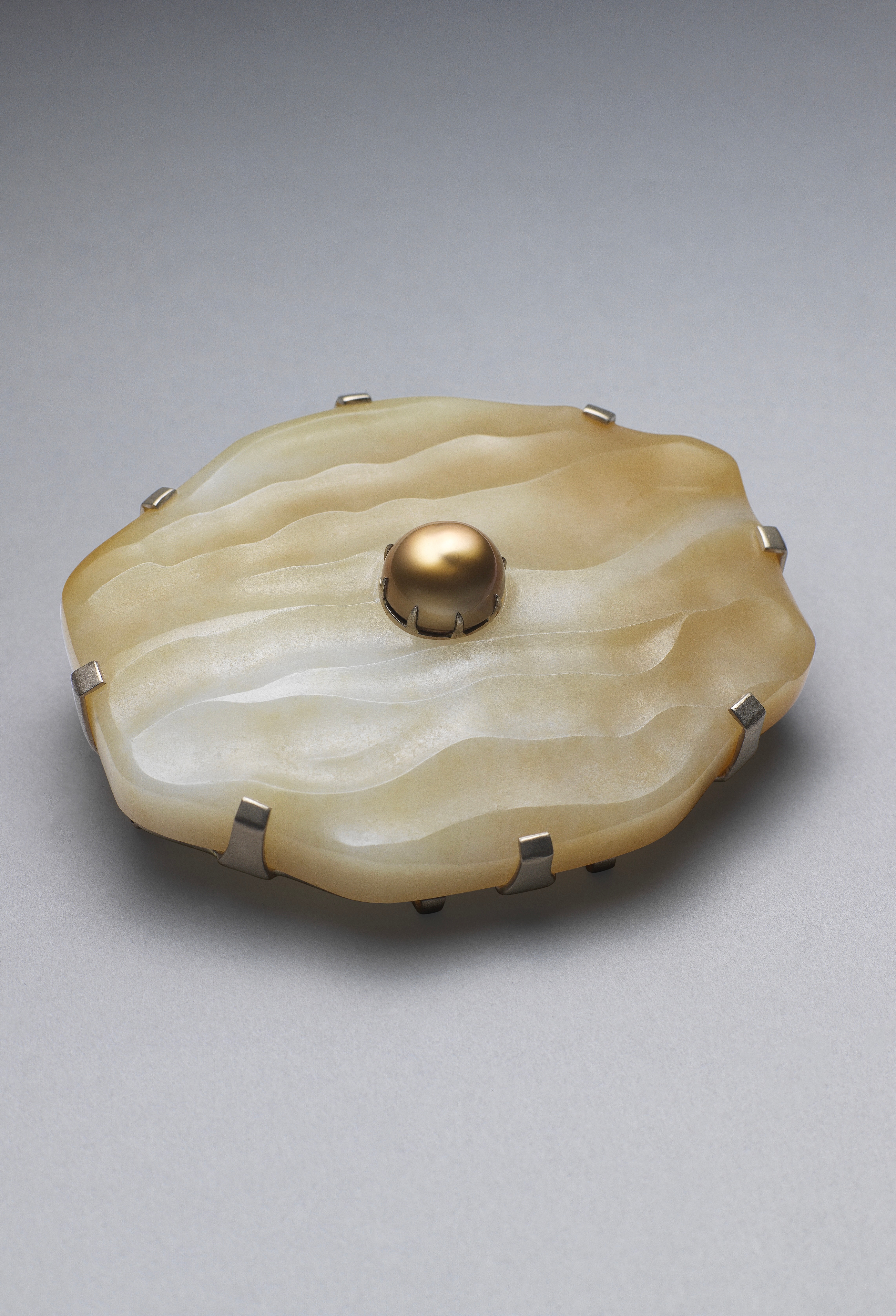 Tang Legends – Golden Pearl Brooch 337