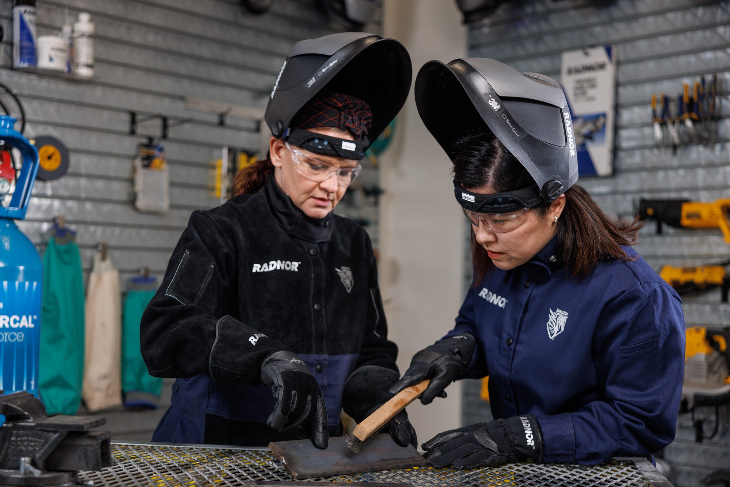 RADNOR™ Women's PPE 1400
