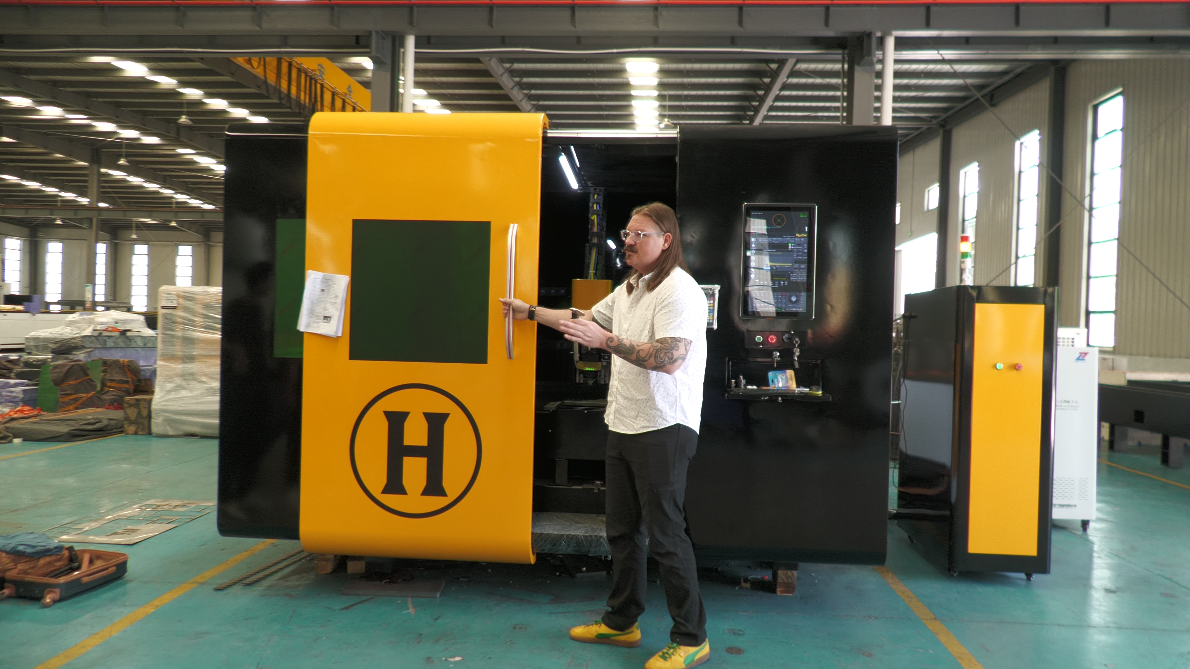 Pegasus 12kw 5' x 10' Fully Enclosed Fiber Laser & Exchange Table 424