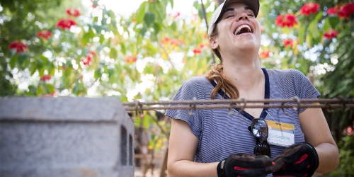 volunteer-laugh-nicaragua-globalvillage