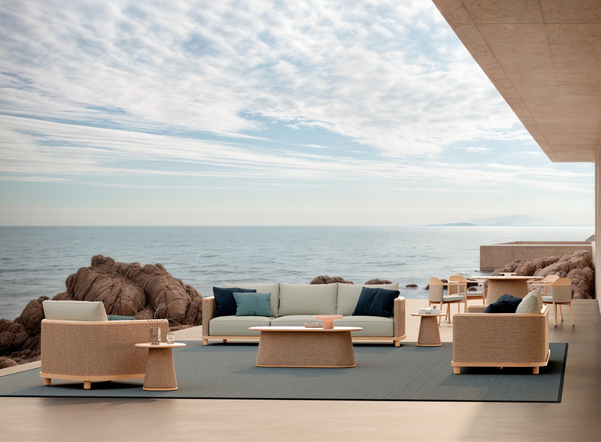 UMBRA DINING TABLE FULL WEAVE AND TEAK TOP 185